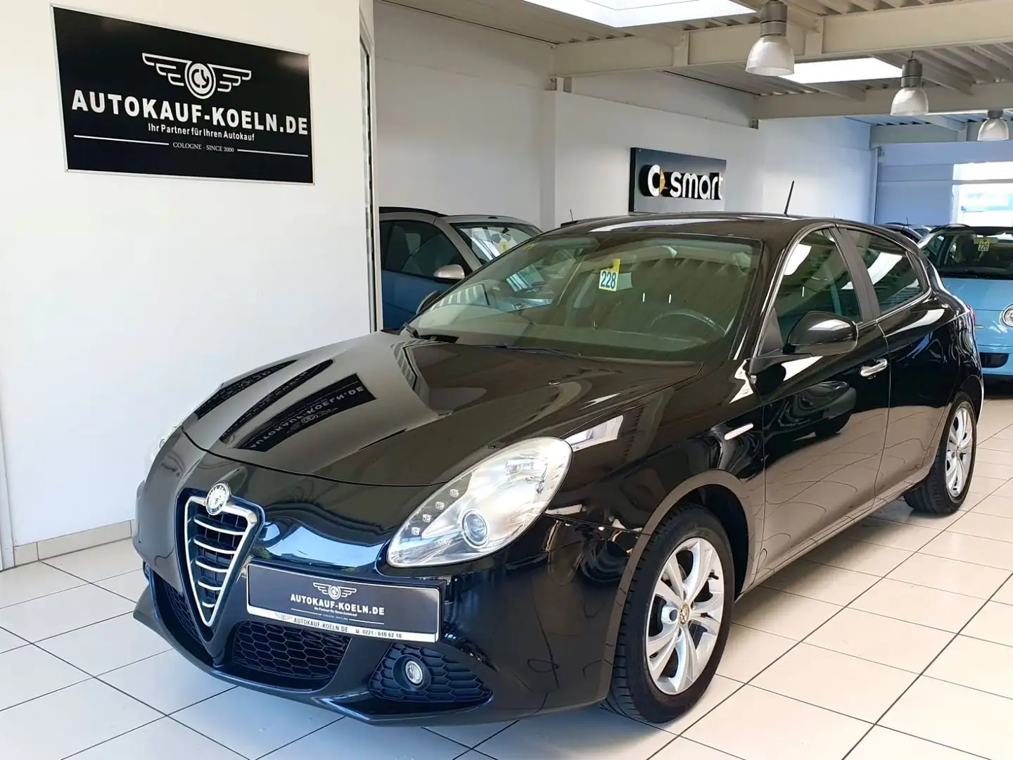 Alfa Romeo Giulietta 1.6 JTDM 16V Turismo/Klima/Aus 1.Hand Czarny - 2