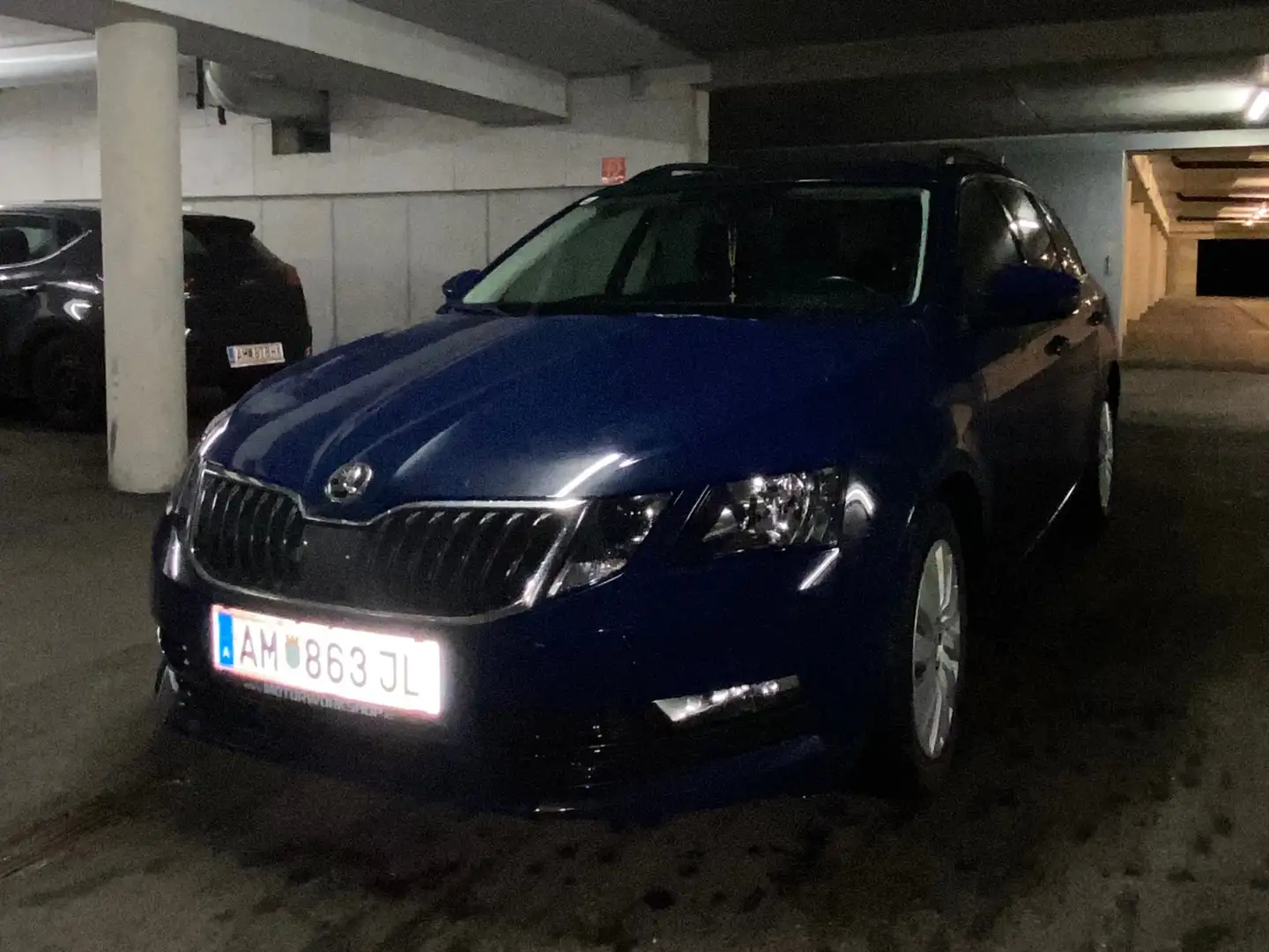 Skoda Octavia Combi 1,6 TDI Ambition Modrá - 1