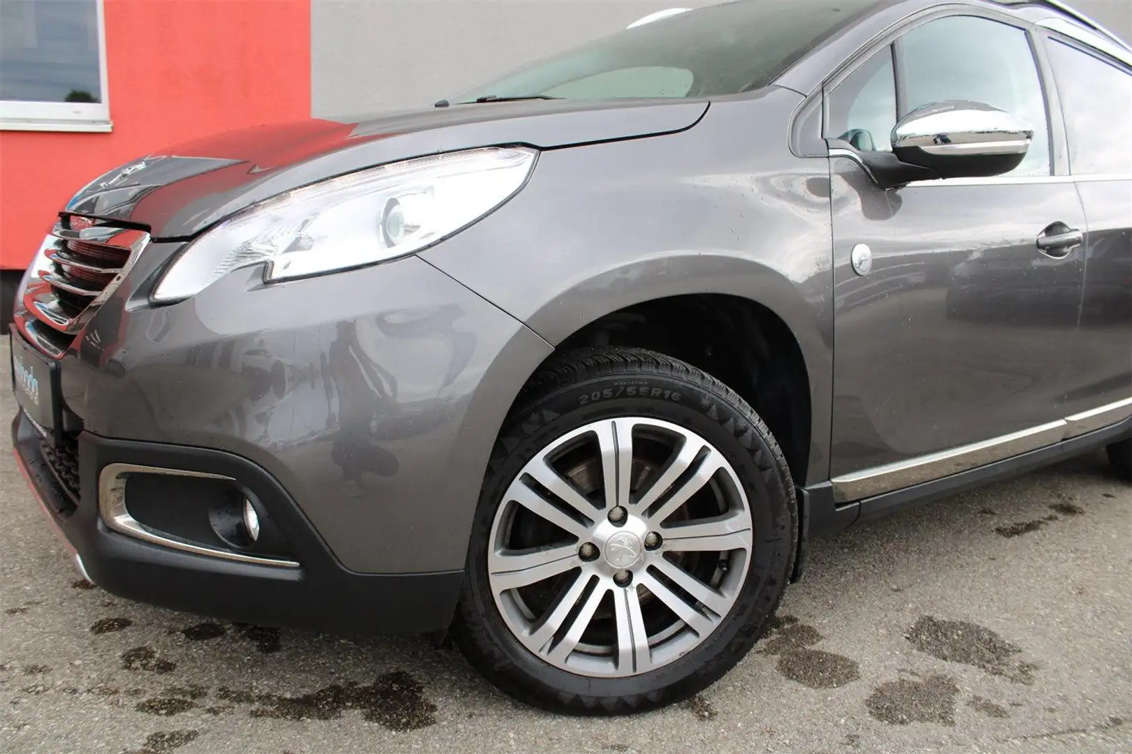 Peugeot 2008 1,2 PureTech Crossway S&S Grau - 2