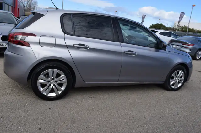 Peugeot 308 view 8
