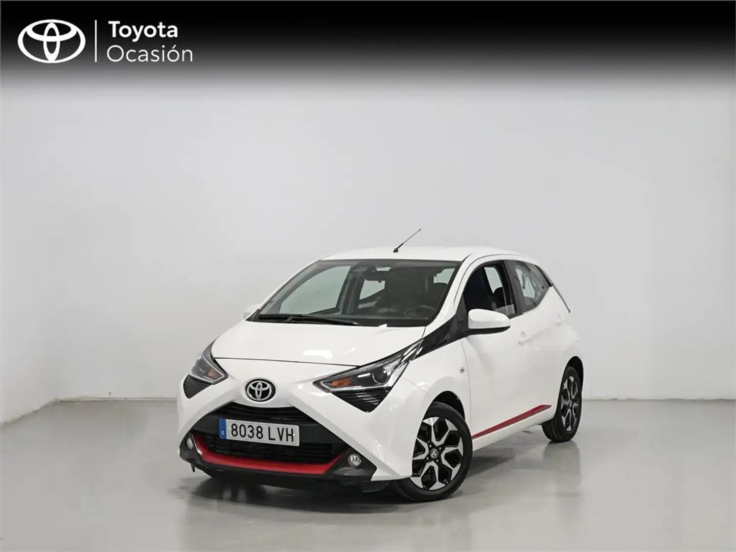 Toyota Aygo 70 x-play x-shift - 1