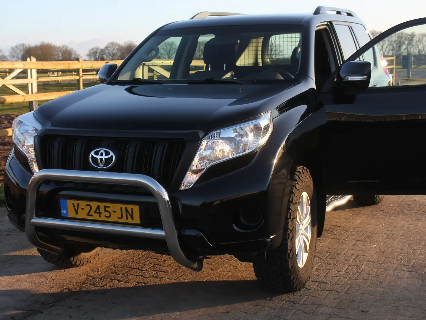 Toyota Land Cruiser Land Cruiser 2.8 D-4D LX Bl.Van Zwart - 2