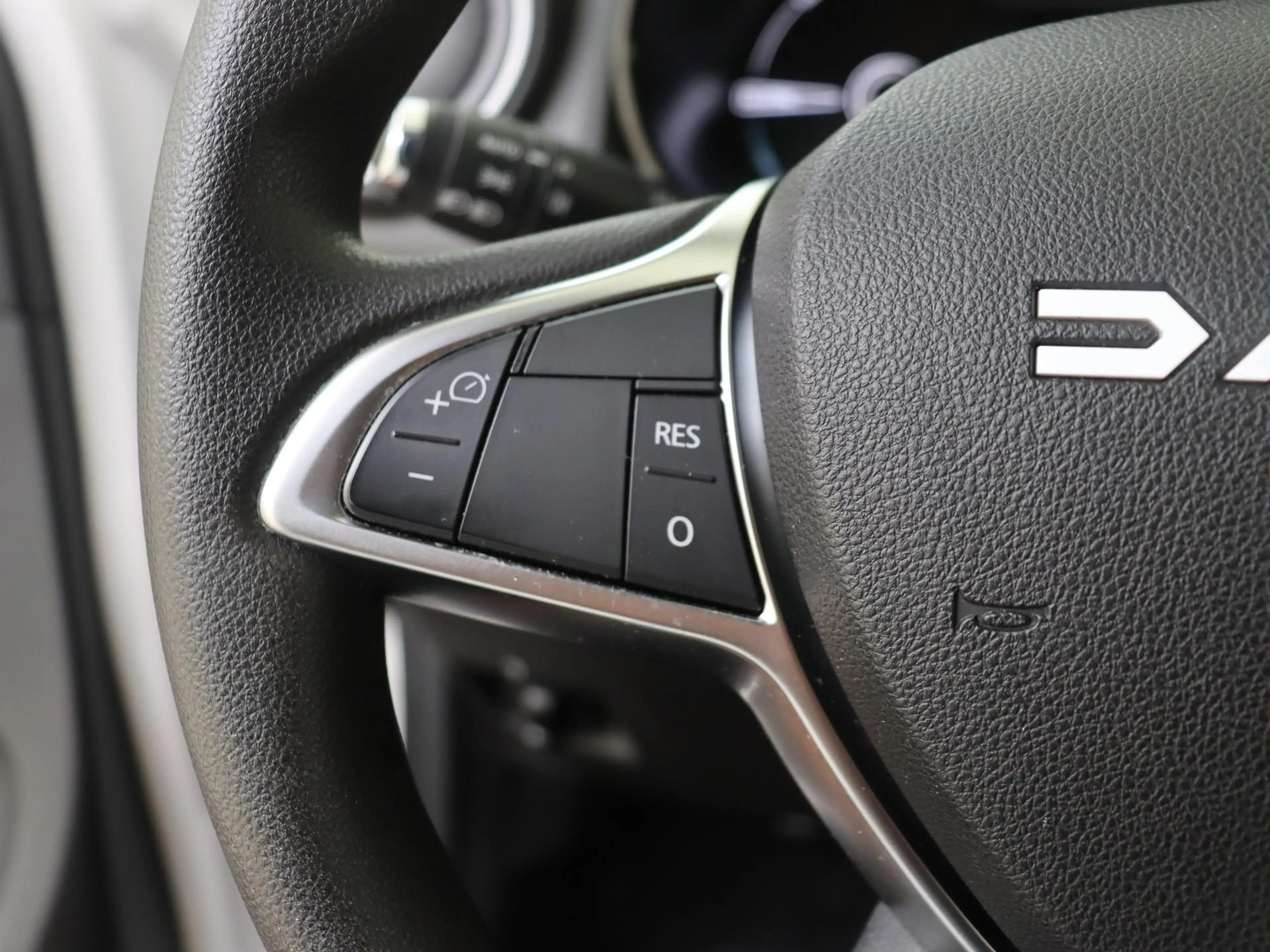 Dacia Spring Essential 27 kWh 23dkm / Airco — photo 12