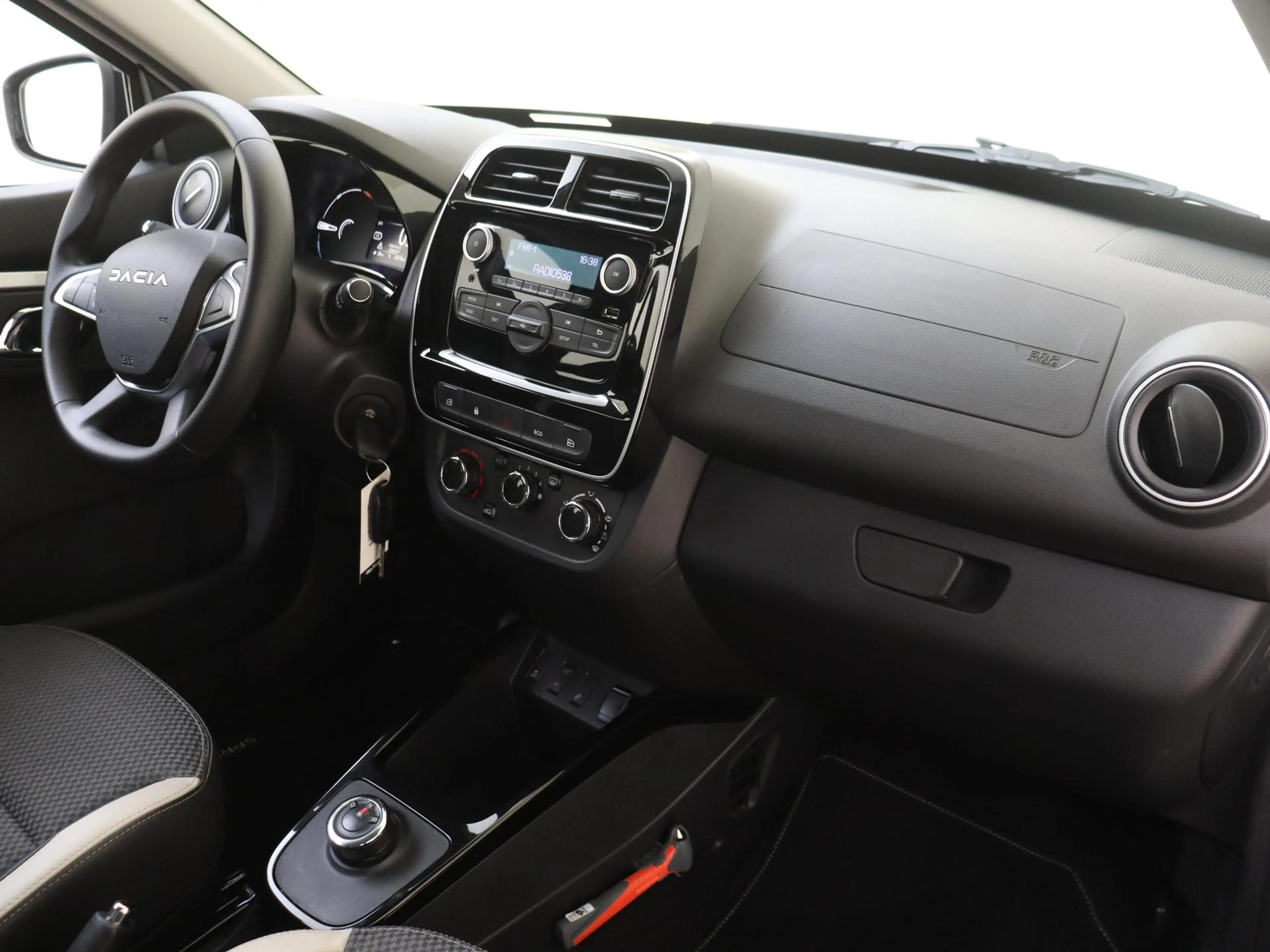 Dacia Spring Essential 27 kWh 23dkm / Airco — photo 5
