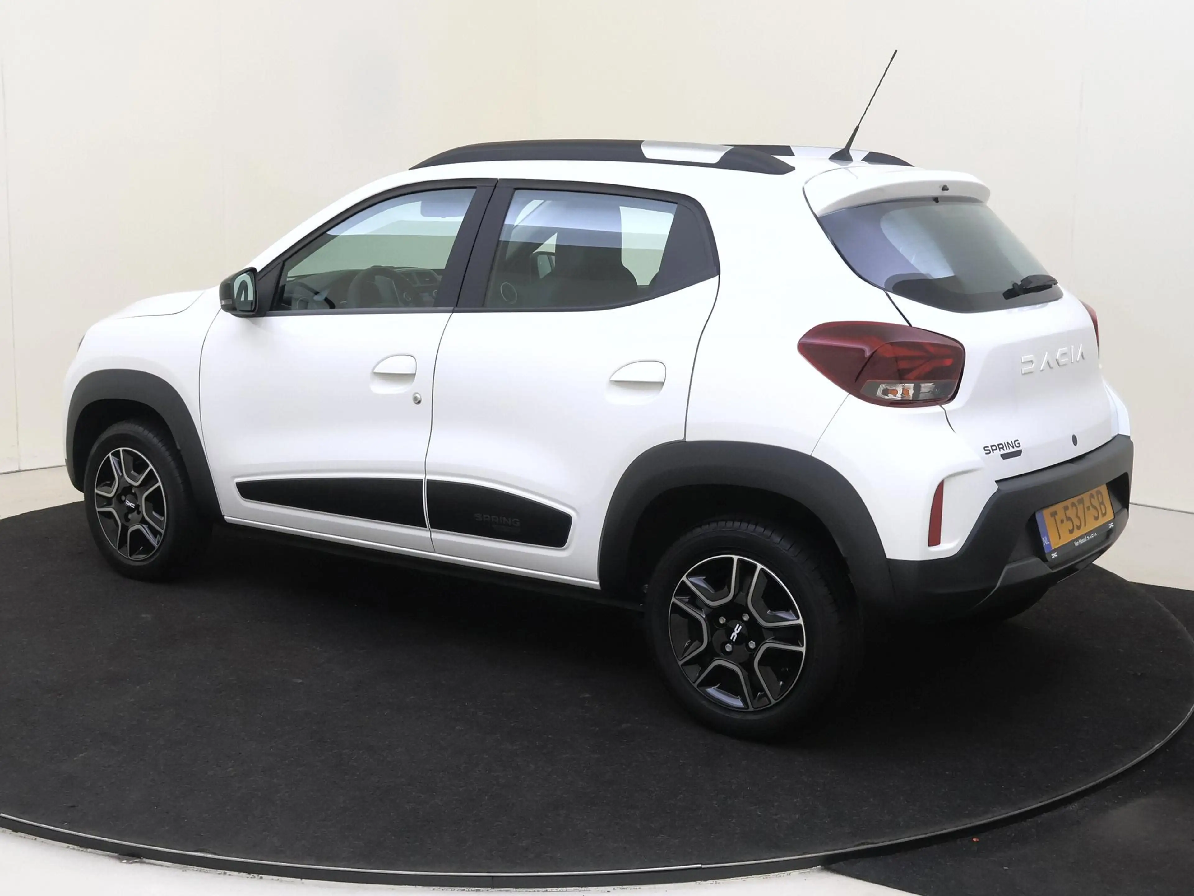 Dacia Spring Essential 27 kWh 23dkm / Airco — photo 3