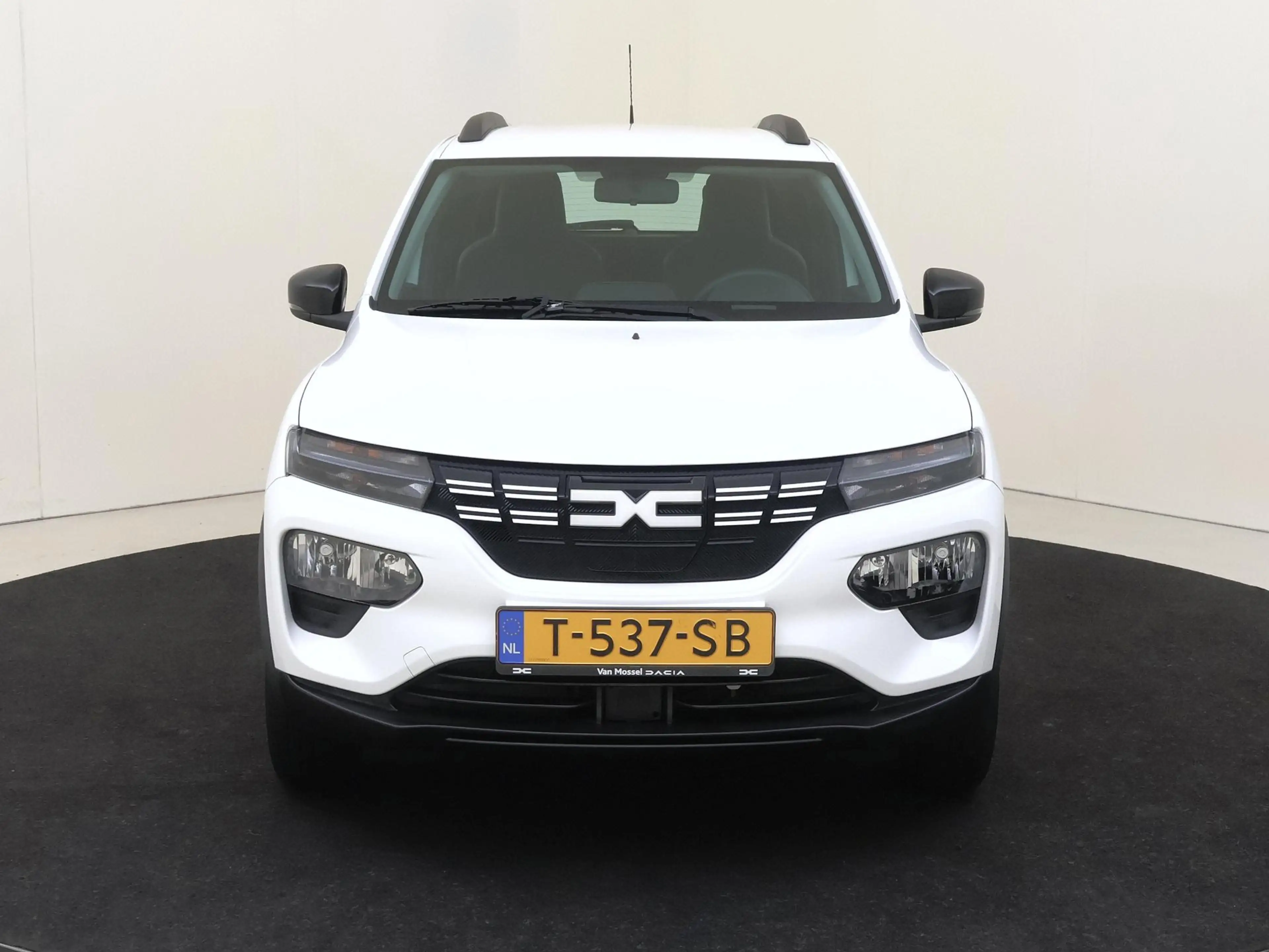 Dacia Spring Essential 27 kWh 23dkm / Airco — photo 6