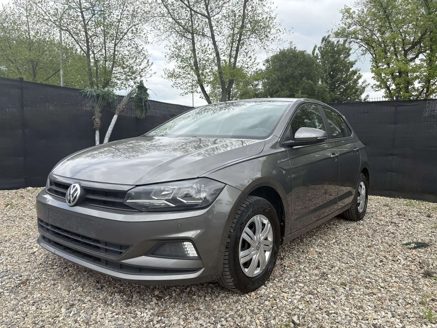 Volkswagen Polo 1.0i Trendline  1e PROP - CLIM - Euro 6b Gris - 2