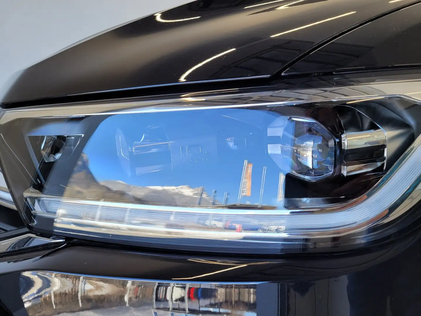 Volkswagen T-Roc R-Line TDI 4MOTION DSG Schwarz - 2