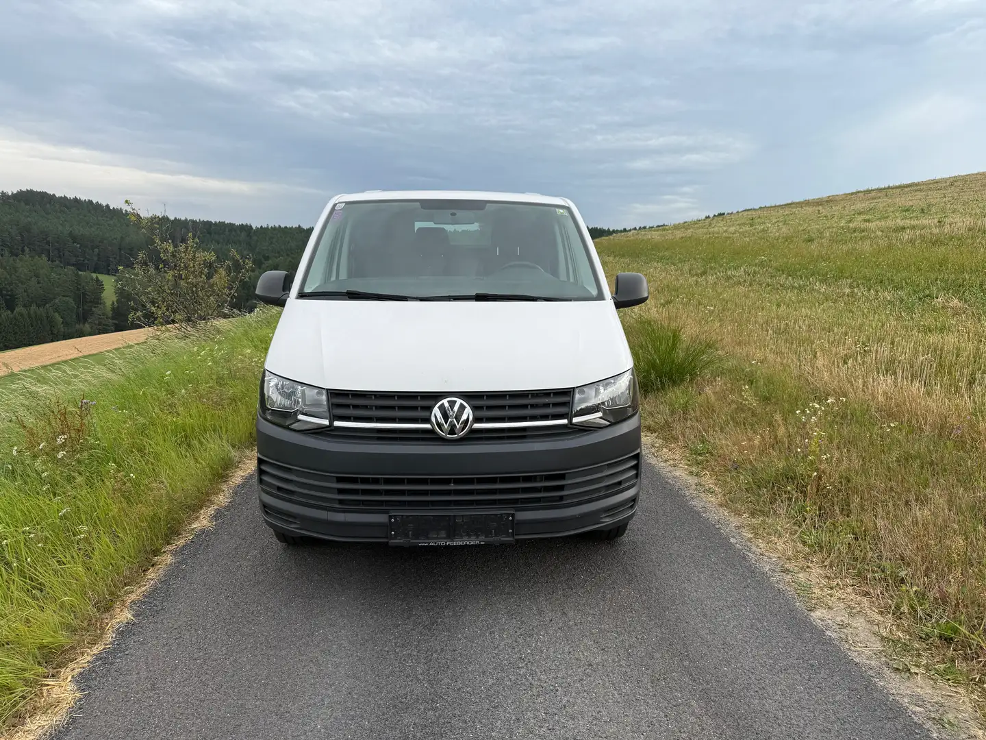Volkswagen T6 Transporter 2.0 TDI Kastenwagen - PICKERL NEU Weiß - 2