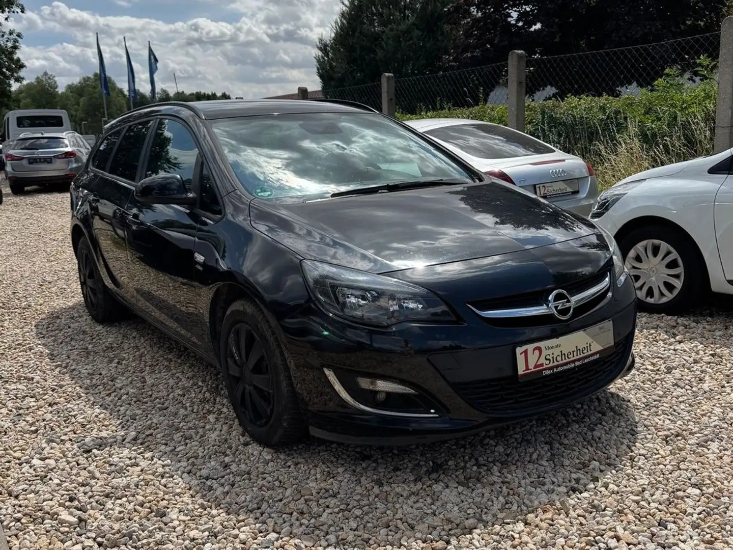 Opel Astra J Sports Tourer Active*HU/AU+Service Neu* Schwarz - 1