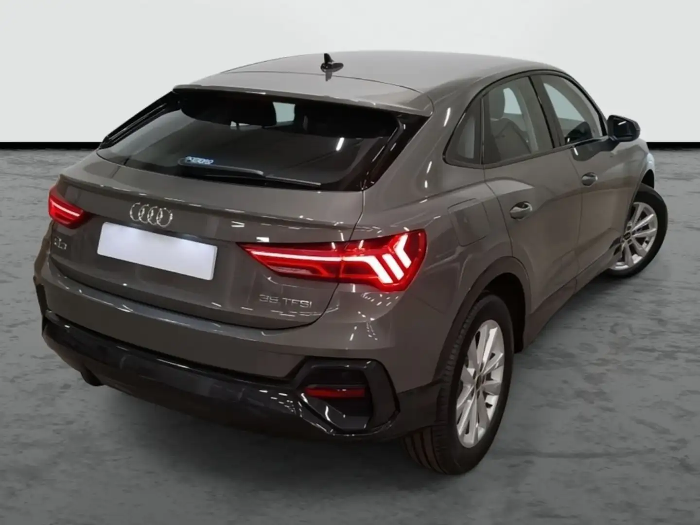 Audi Q3 Sportback Edition 35 TFSI 110 kW (150 CV) S tronic Gris - 2