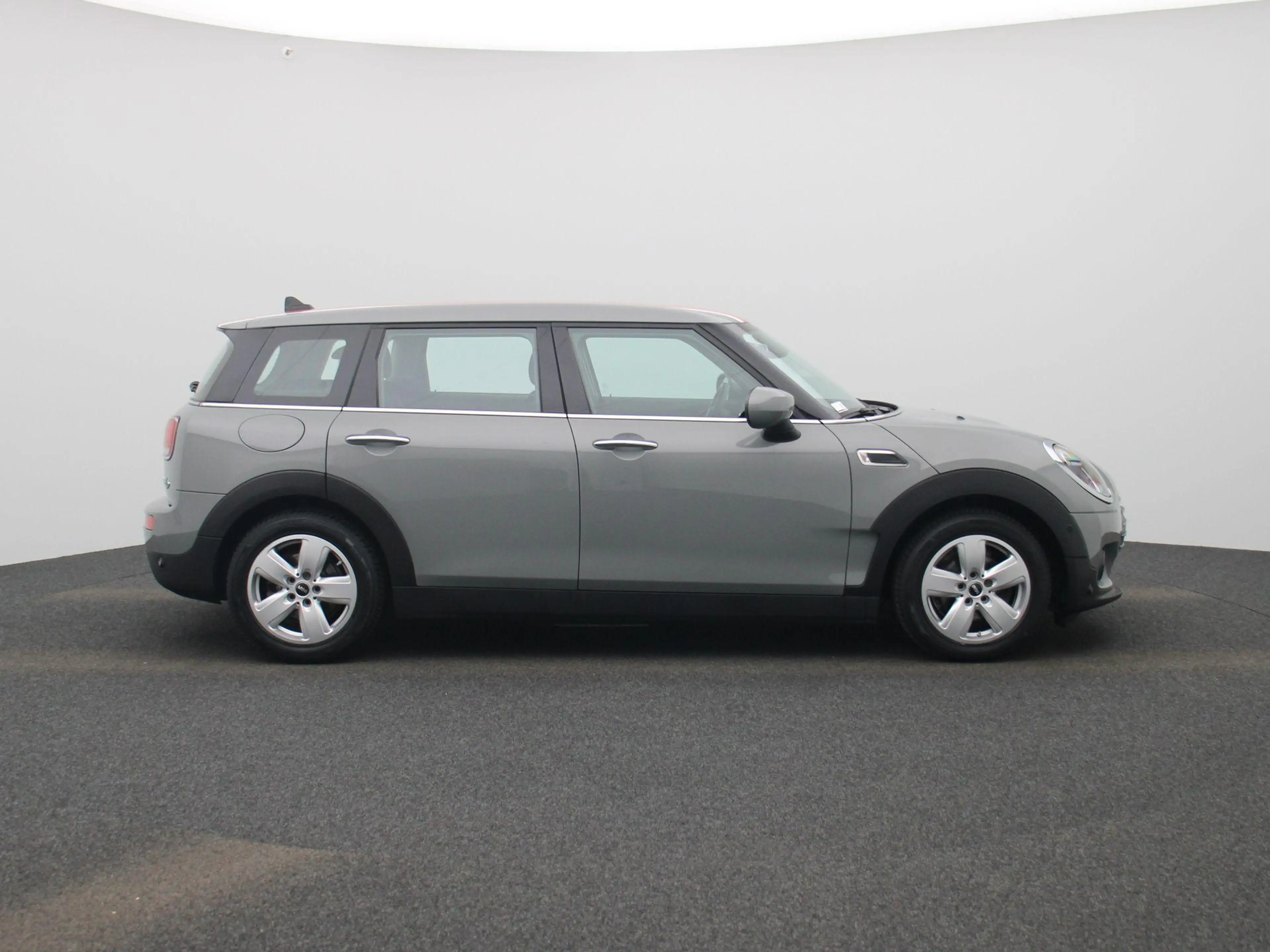 MINI One D Clubman (85 kW) PDC V+A | LED | Navi — photo 7