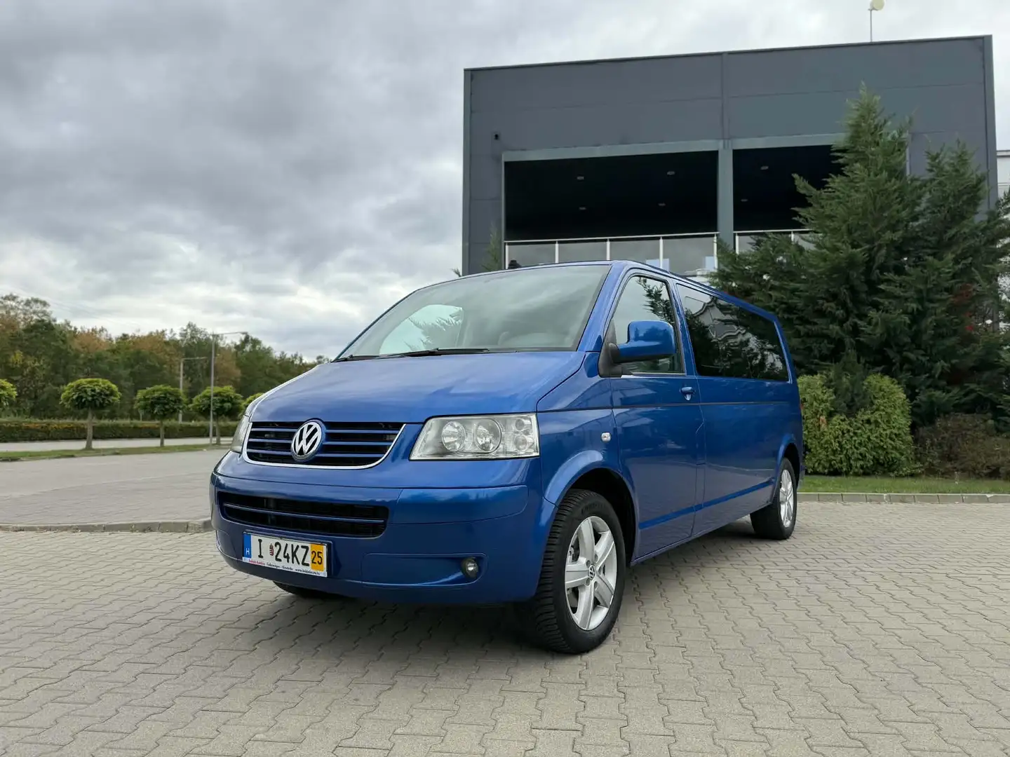 Volkswagen T5 Caravelle Lang (5-Si.) - 1