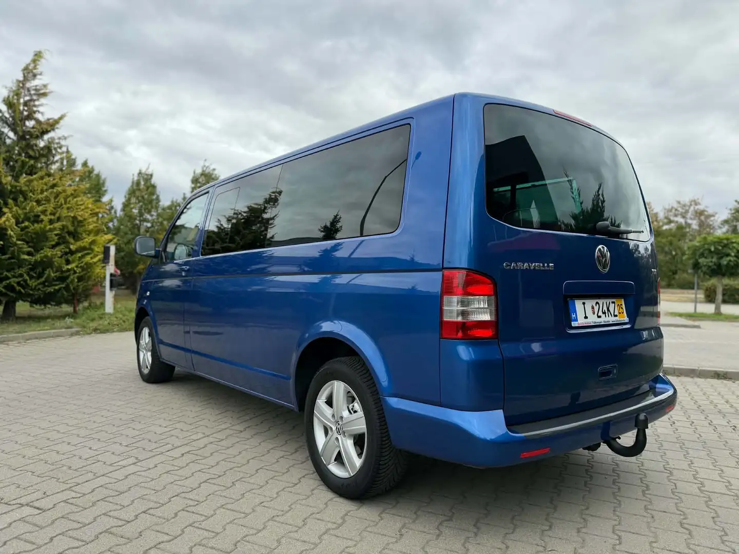 Volkswagen T5 Caravelle Lang (5-Si.) - 2