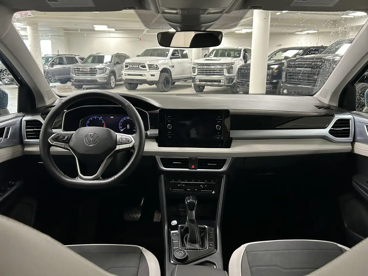 Volkswagen Taos снимка Volkswagen Taos