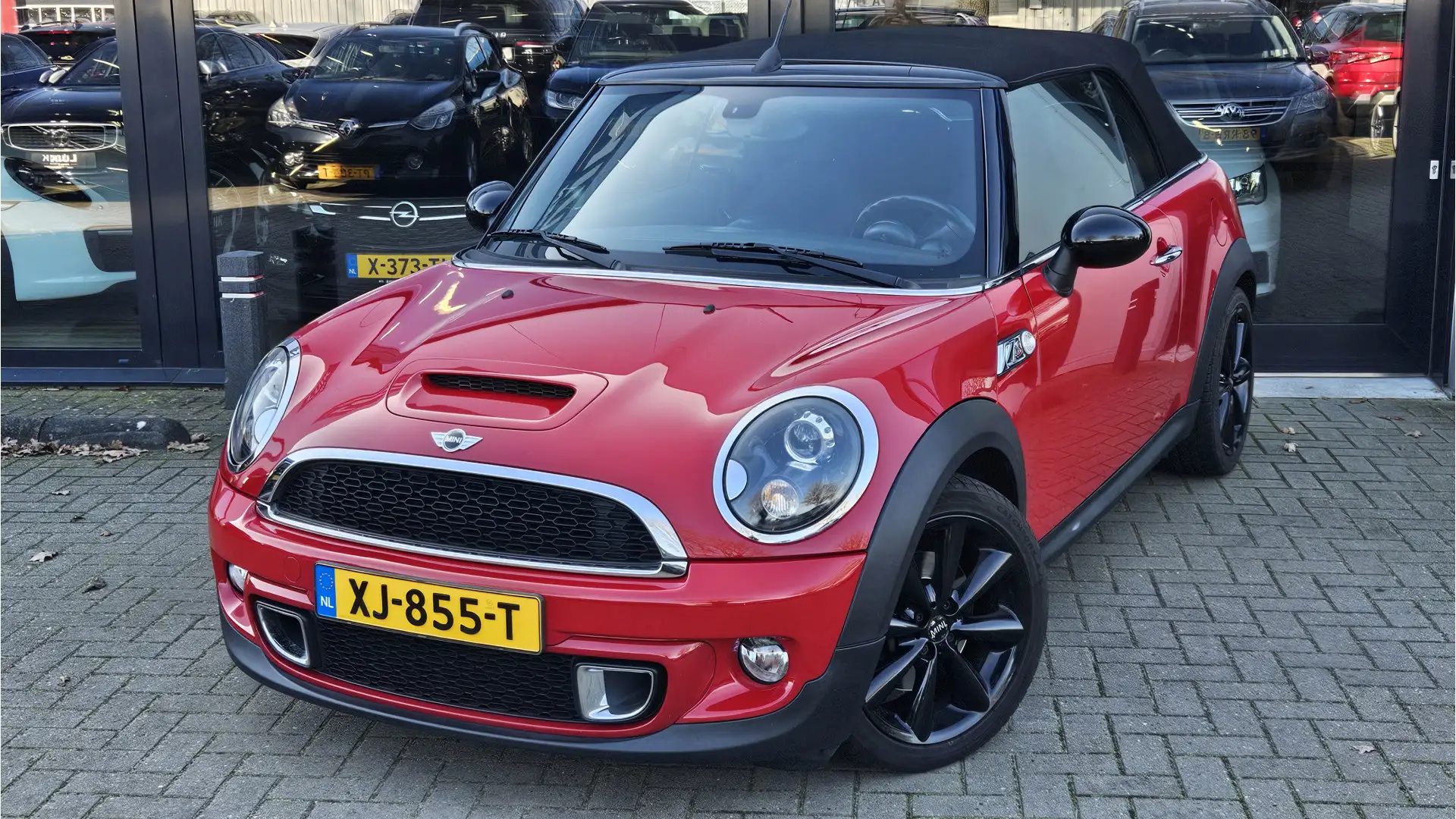 MINI Cooper S Cabrio Mini 1.6 Chili + XENON + HALF LEER + LM VELGEN + S Rot - 2