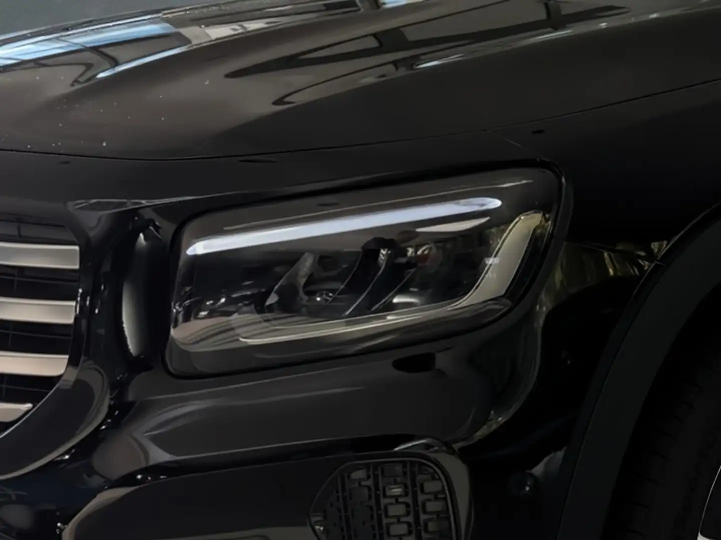 Mercedes-Benz GLB 200 d Progressive, LED,DISTR,StHz,SHZ,KAMERA Schwarz - 2