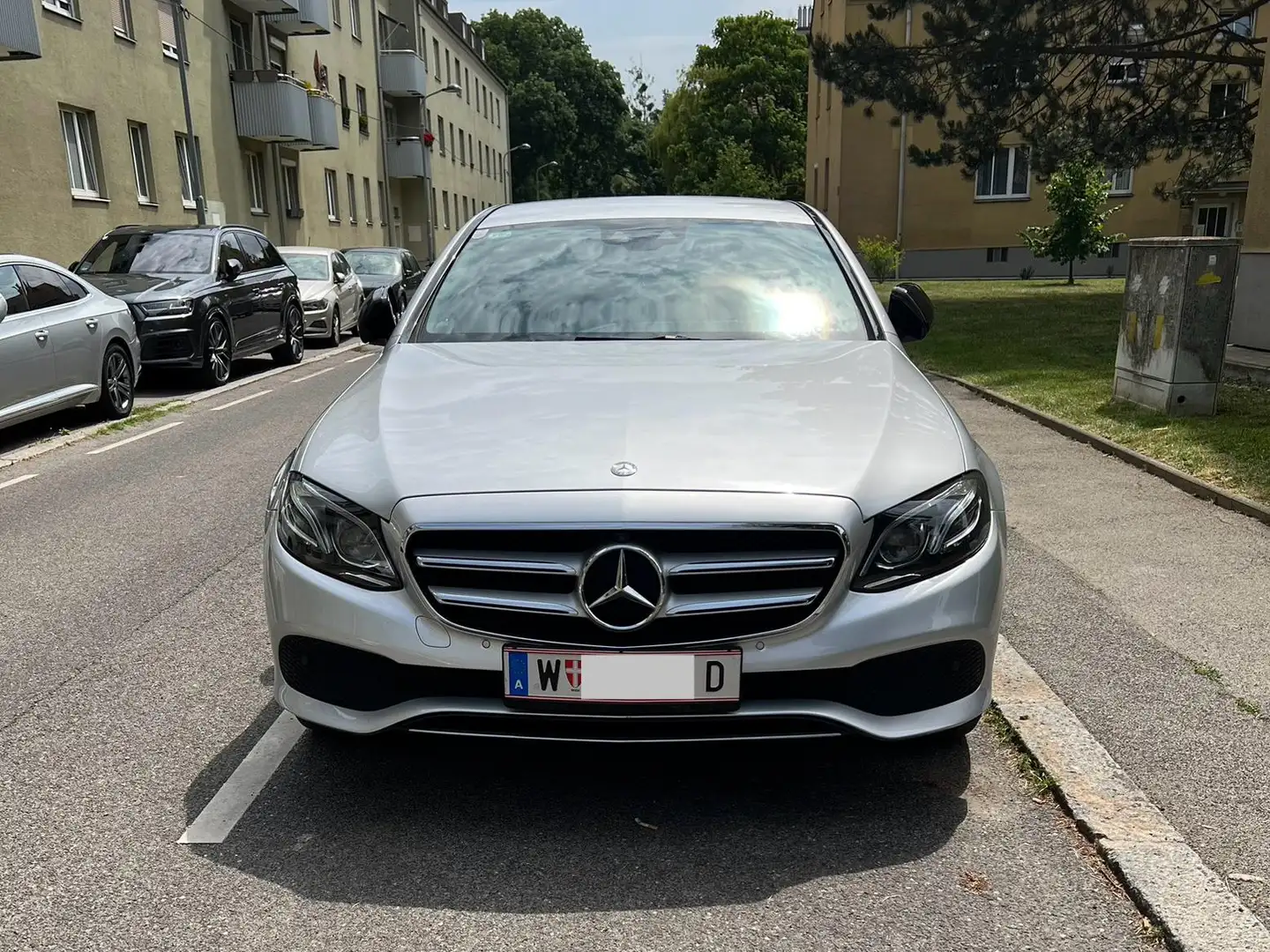 Mercedes-Benz E 220 E 220 d Avantgarde Aut. Avantgarde Grau - 1