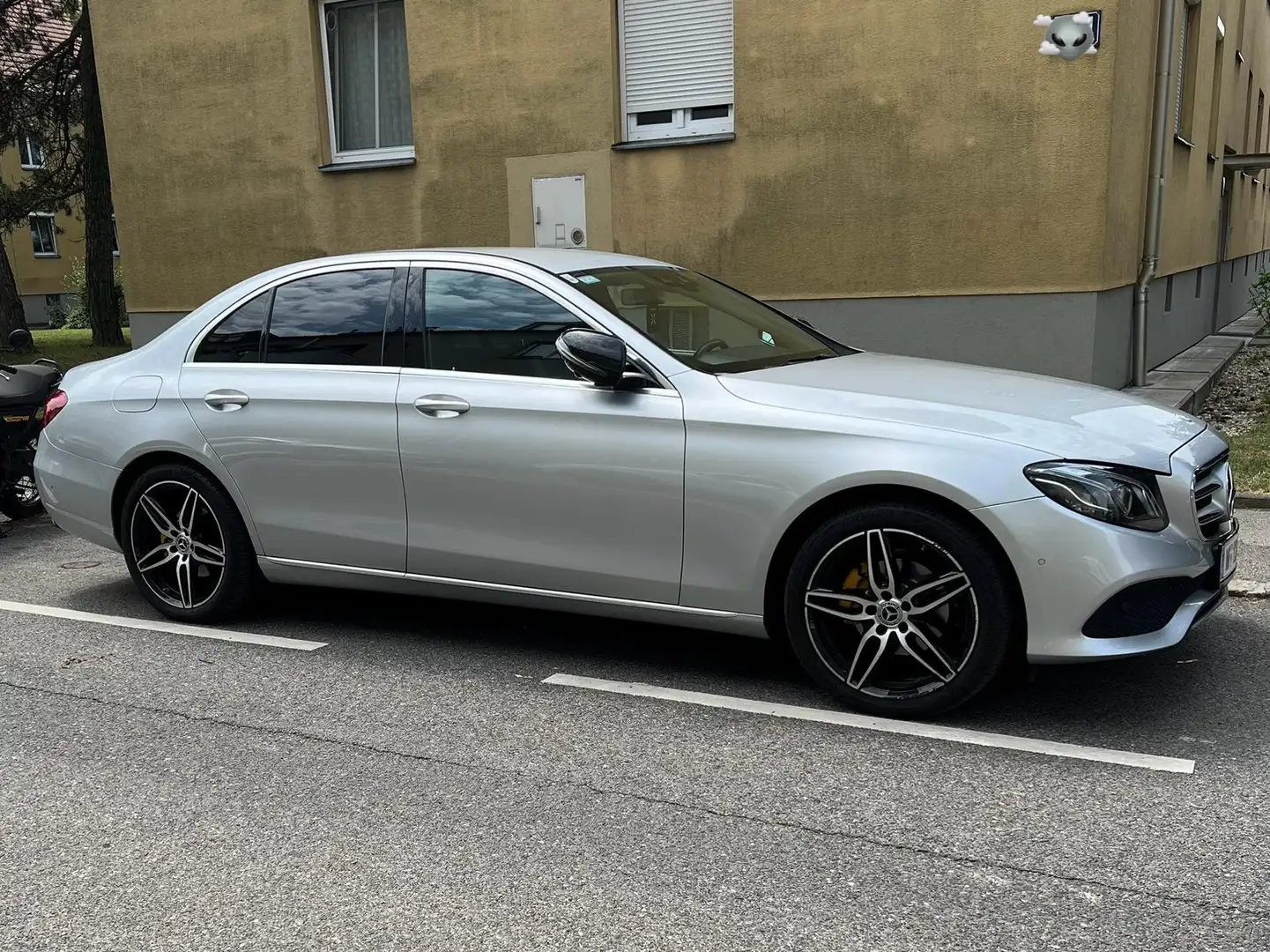 Mercedes-Benz E 220 E 220 d Avantgarde Aut. Avantgarde Grau - 2