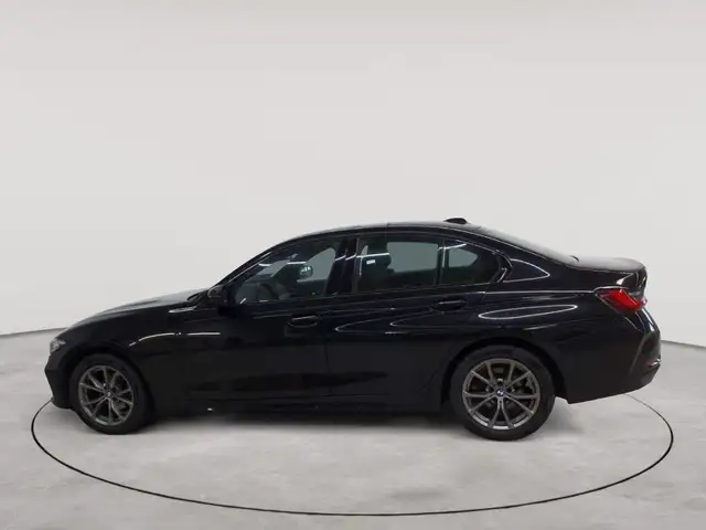 BMW 3 Series view 6