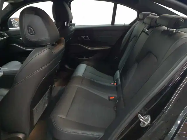 BMW 3 Series view 13