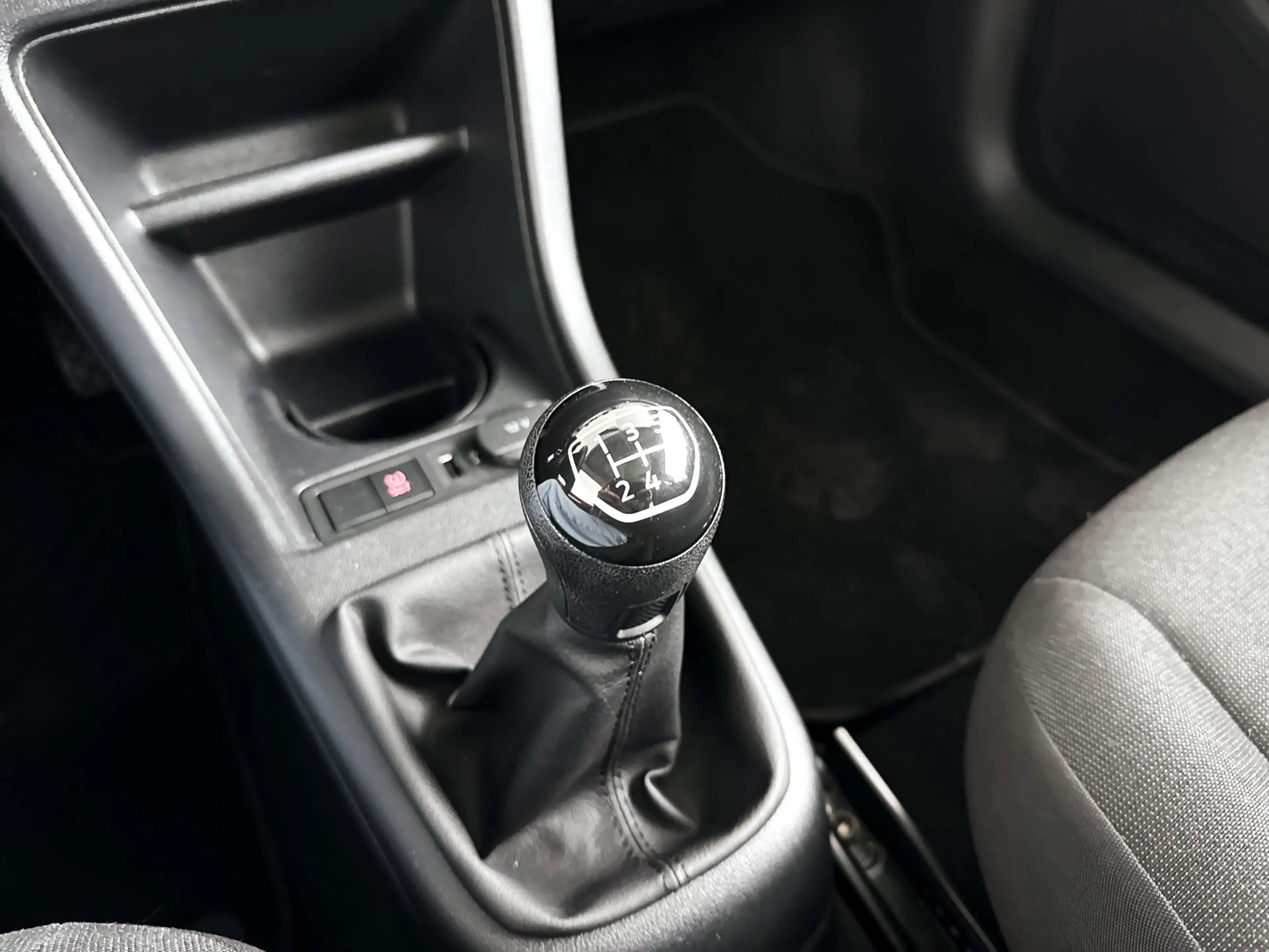 Volkswagen up! 1.0 BMT take up! | Panoramadak | Park assist | Air — photo 15