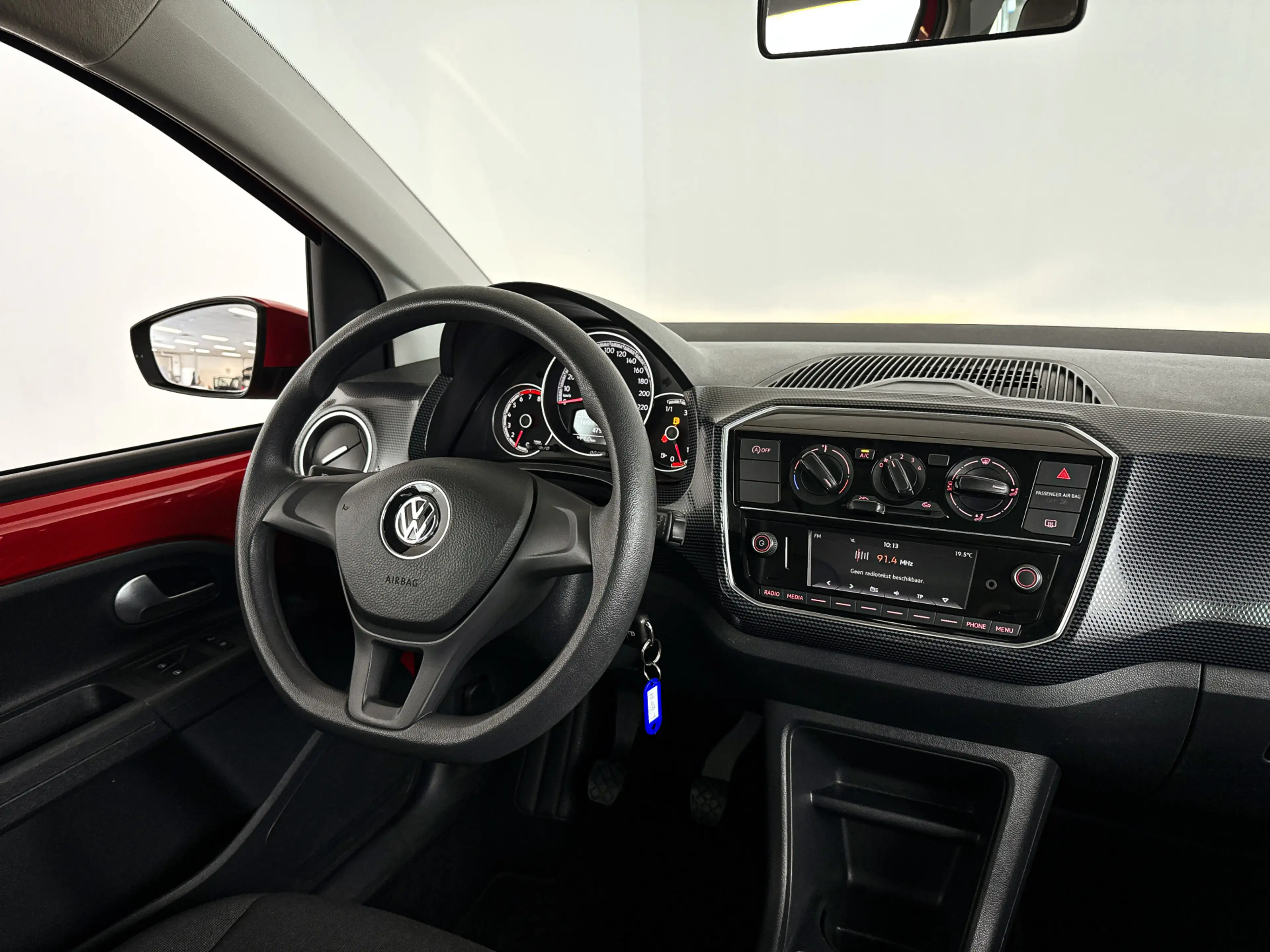 Volkswagen up! 1.0 BMT take up! | Panoramadak | Park assist | Air — photo 7