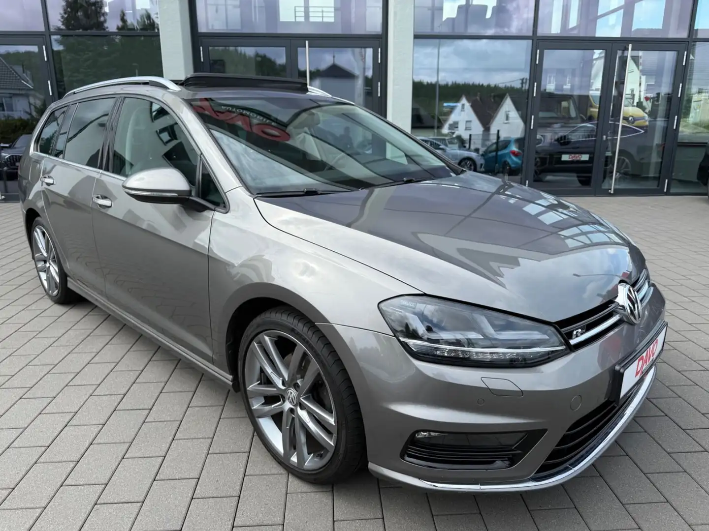 Volkswagen Golf VII Variant 1.4 TSI R Line Highline DSG Grau - 2