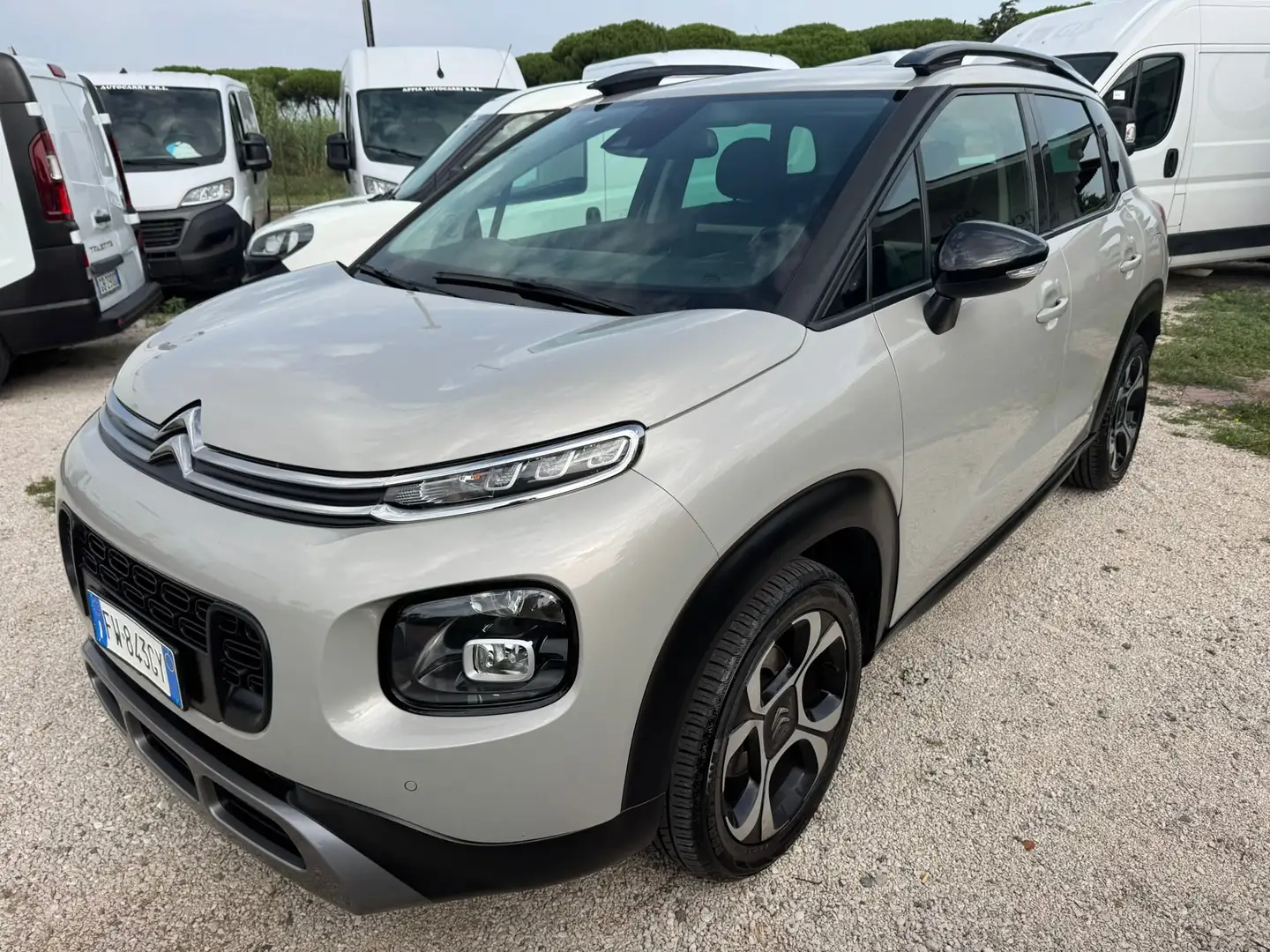 Citroen C3 Aircross 1.2puretech Shine DISTRIBUZIONE OK! Grau - 2