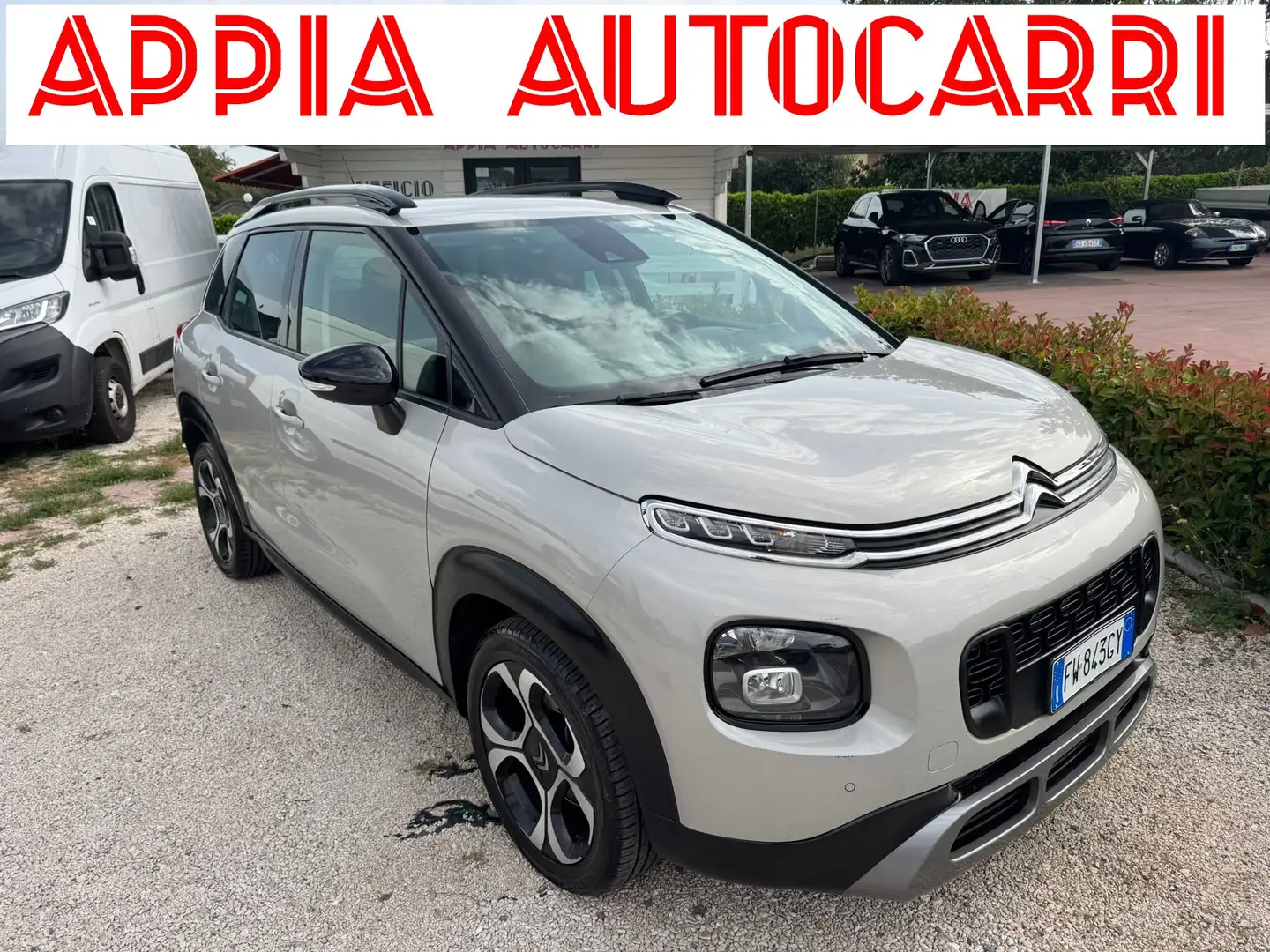Citroen C3 Aircross 1.2puretech Shine DISTRIBUZIONE OK! Grau - 1