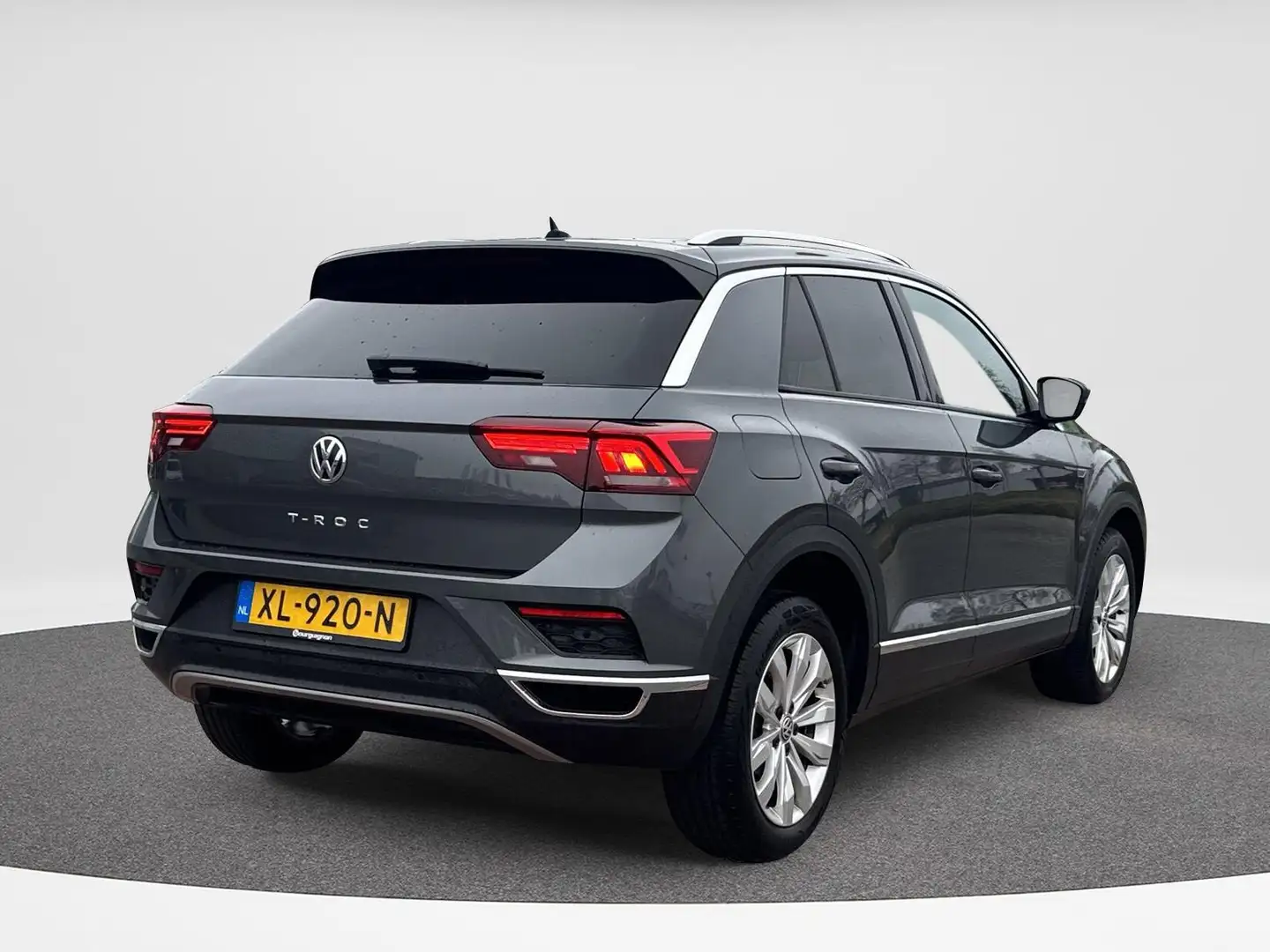Volkswagen T-Roc 1.5 TSI Sport | 150 pk | Automaat | Navi | Cima | Grau - 2
