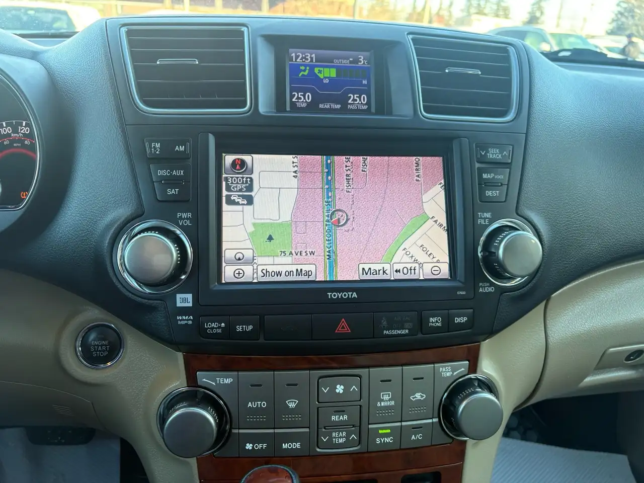 Toyota Highlander снимка Toyota Highlander