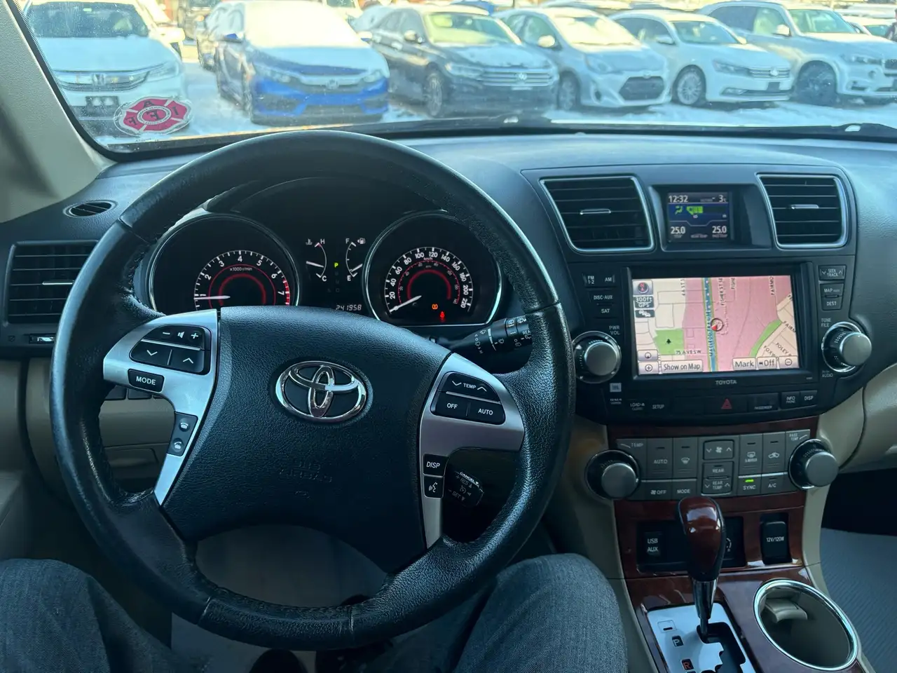Toyota Highlander снимка Toyota Highlander