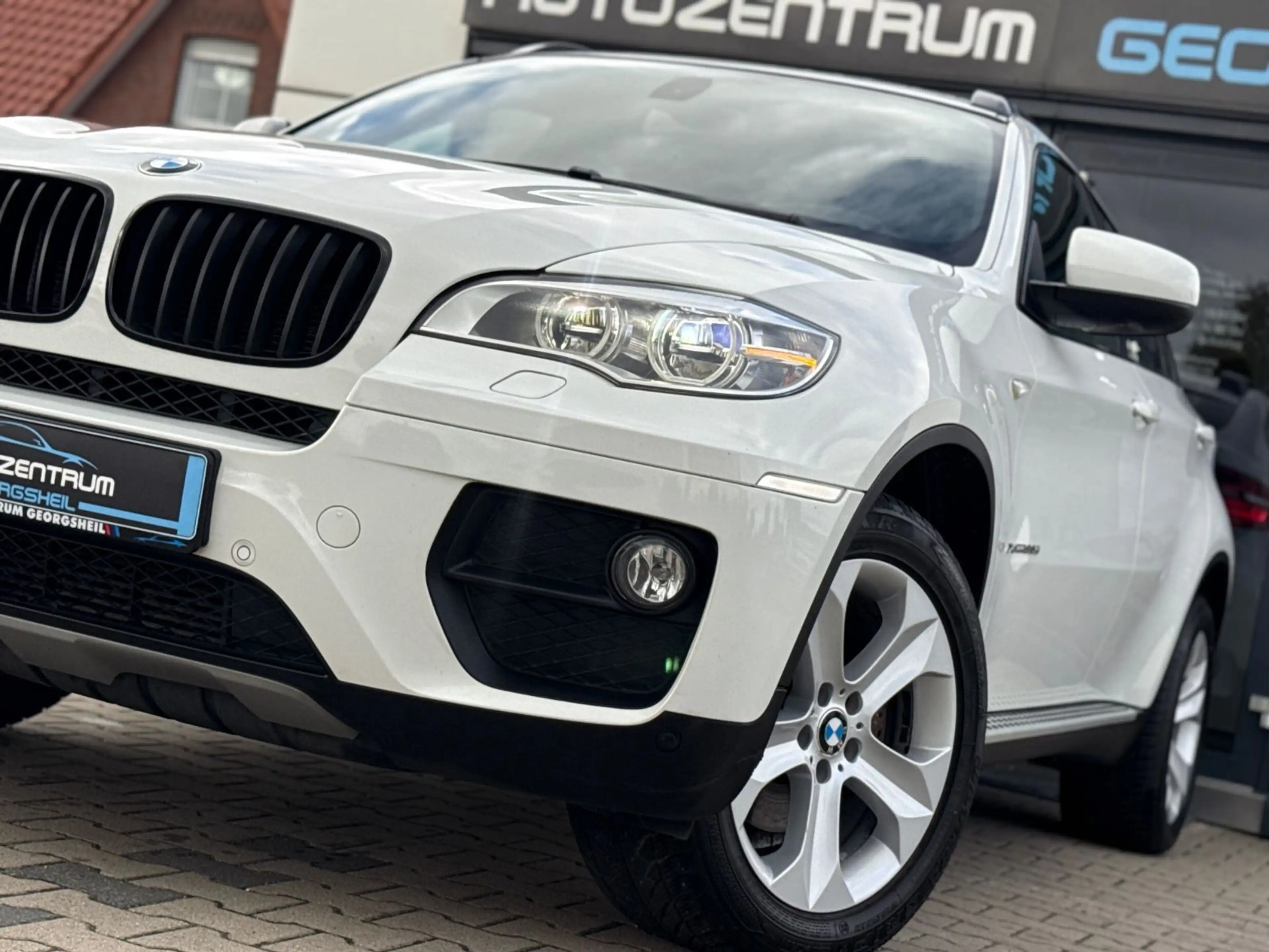 BMW X6 xDrive30d/LED/M-Paket/AHK/Kamera/Navi — photo 4