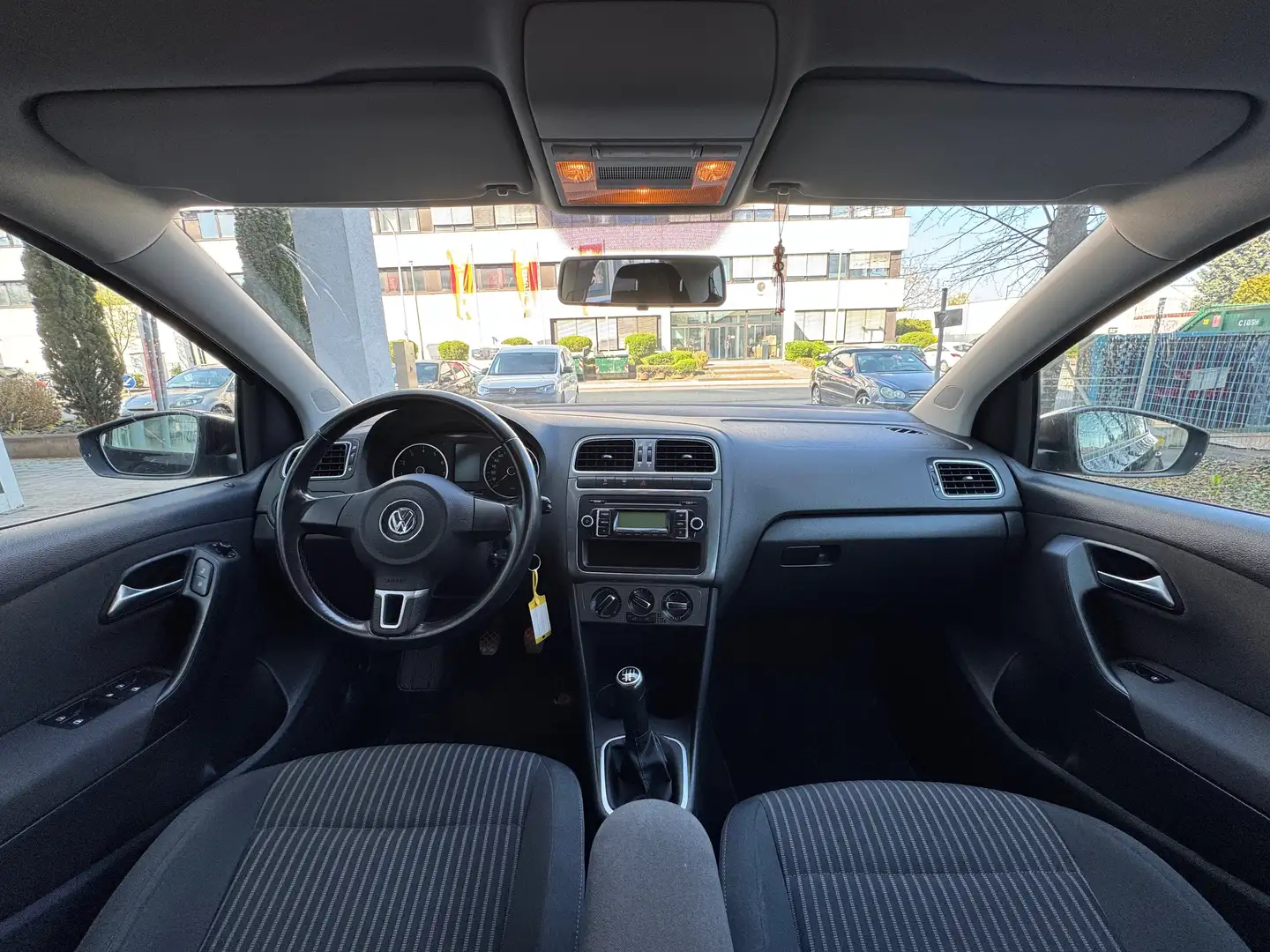 Volkswagen Polo TÜV AU NEU*KLIMA*PDC*TEMPOMAT*Highline Noir - 2