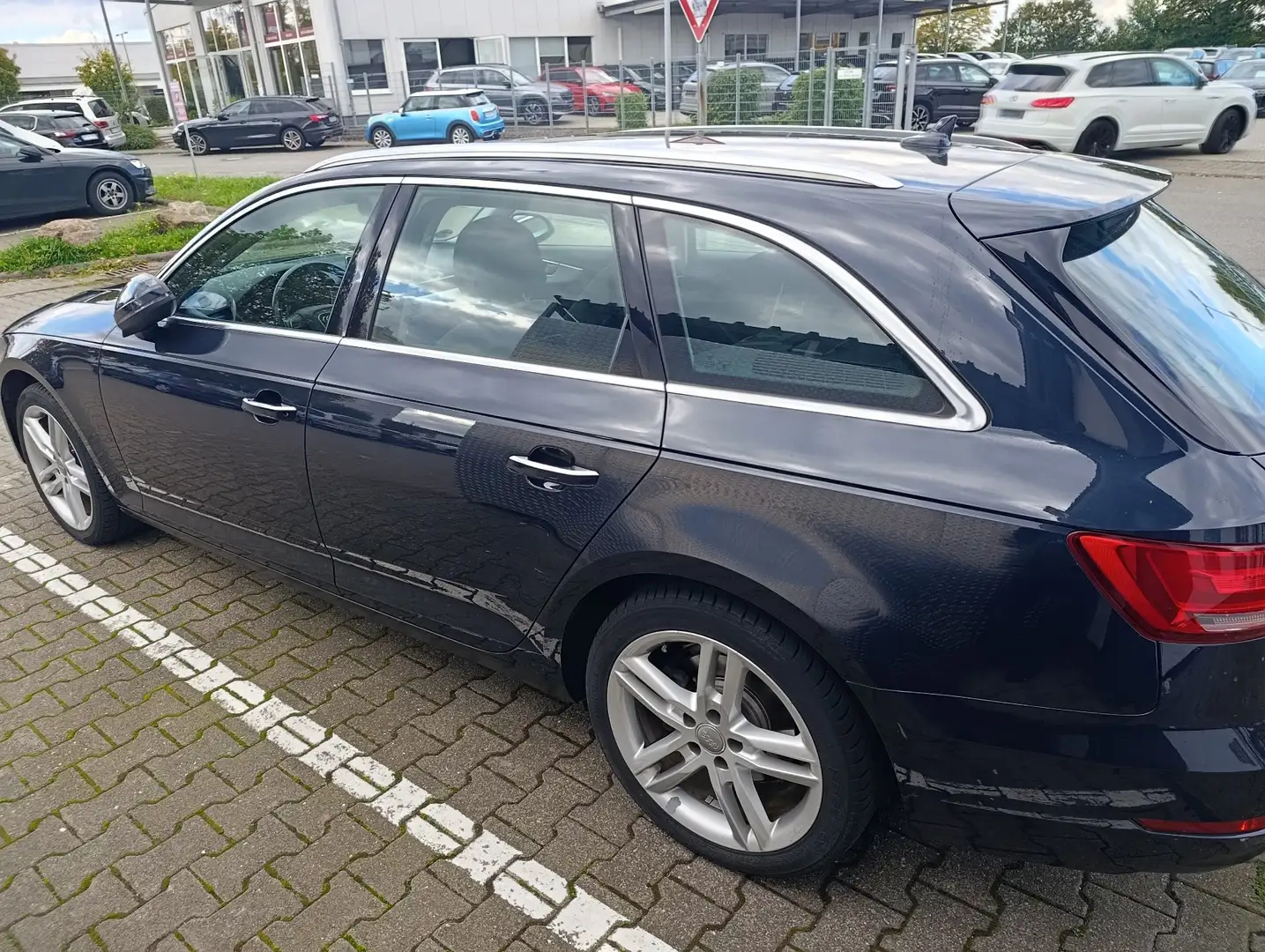 Audi A4 Avant 2.0 TDI S tronic sport - 2