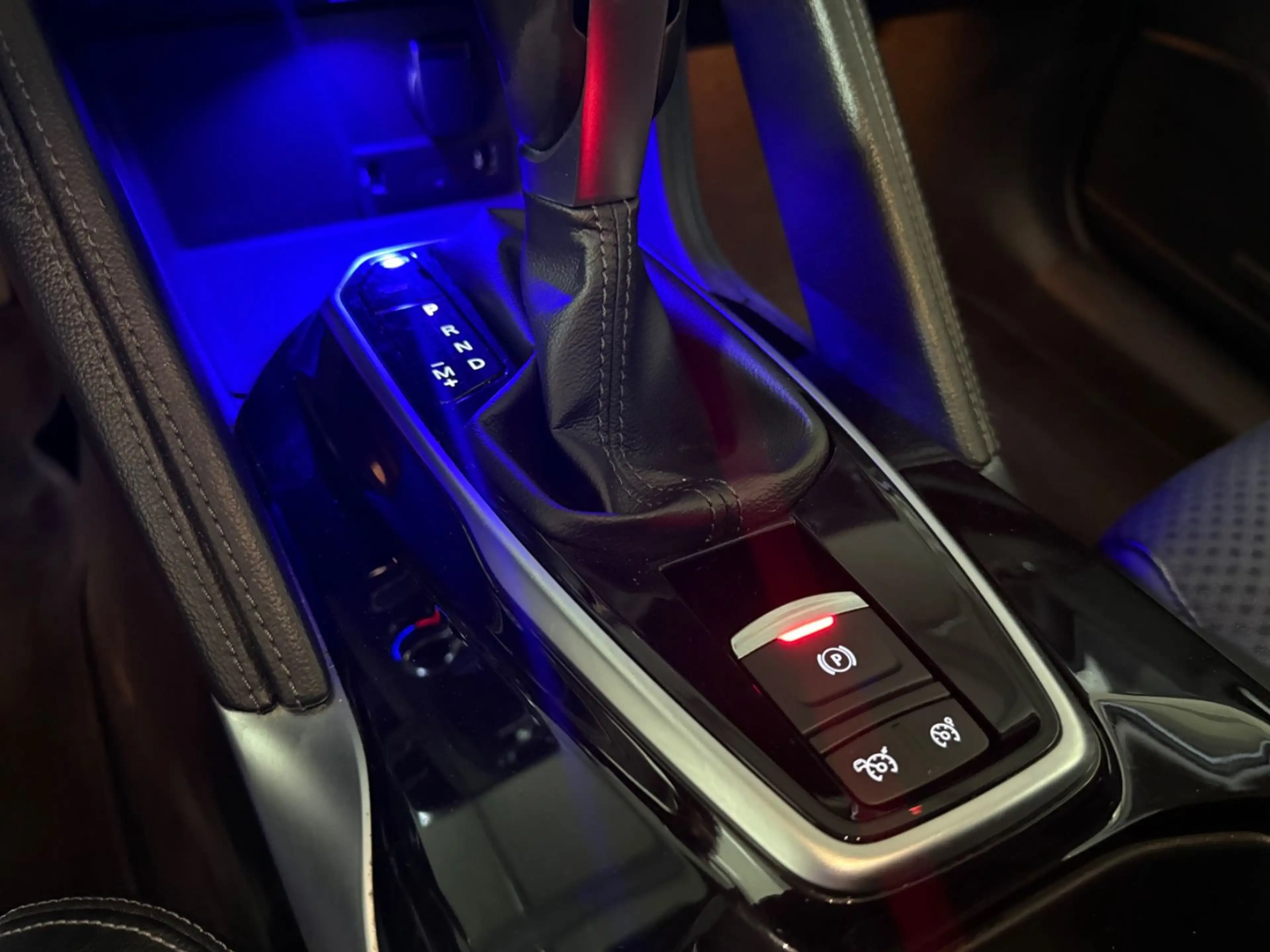Renault Koleos Limited 4x4-ACC-KAMERA-TOTW-BOSE-NAVI — photo 11