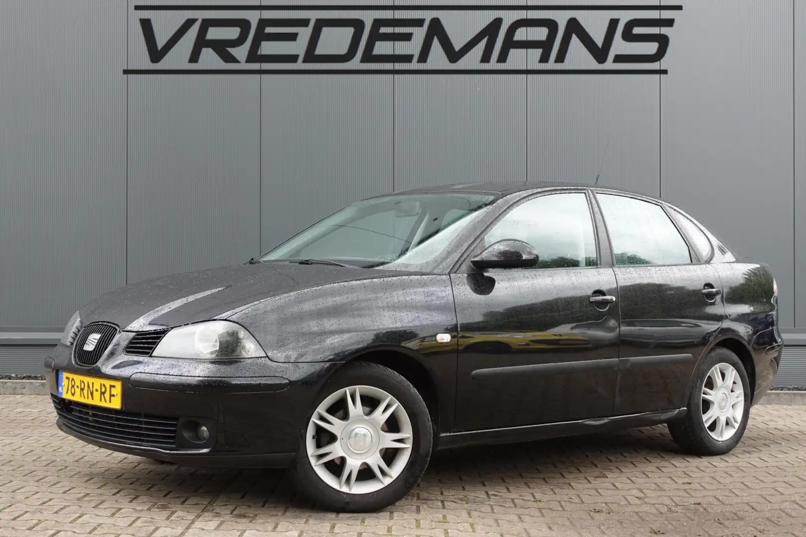 SEAT Cordoba 1.4-16V Reference Zwart - 1