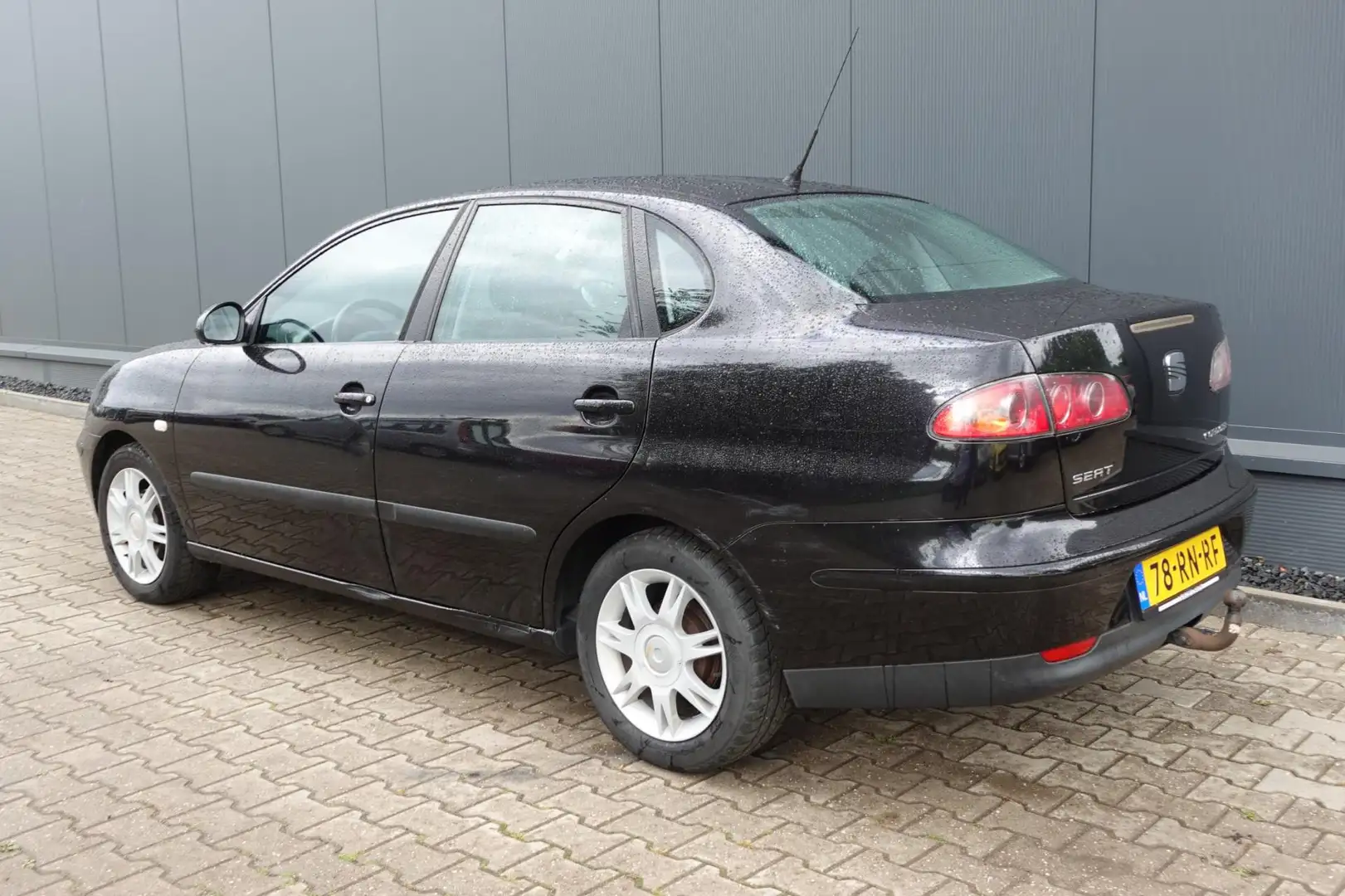 SEAT Cordoba 1.4-16V Reference Zwart - 2