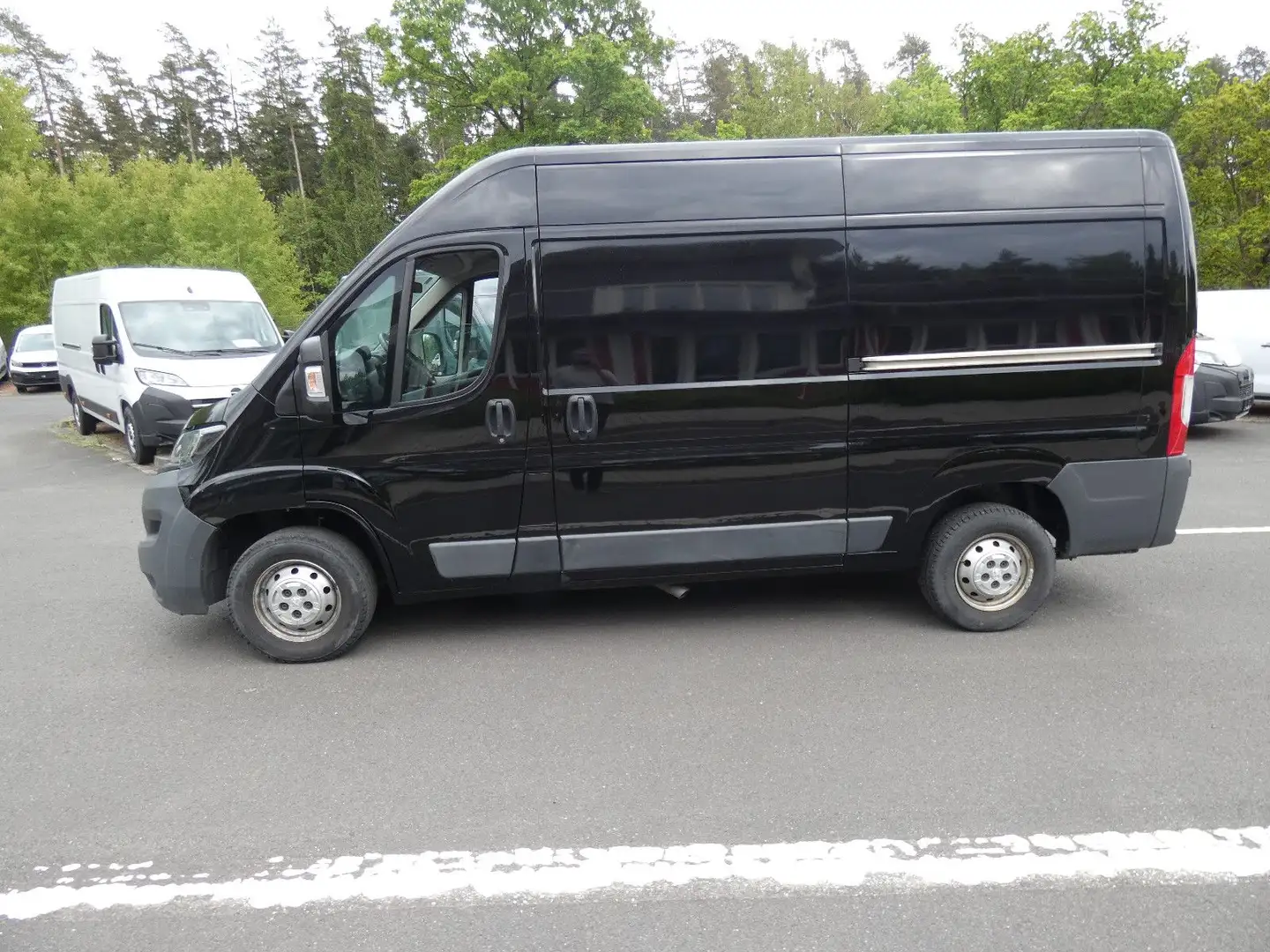 Peugeot Boxer Kasten Hochraum 333 L2H2 Pro BlueHDi 130 Černá - 2