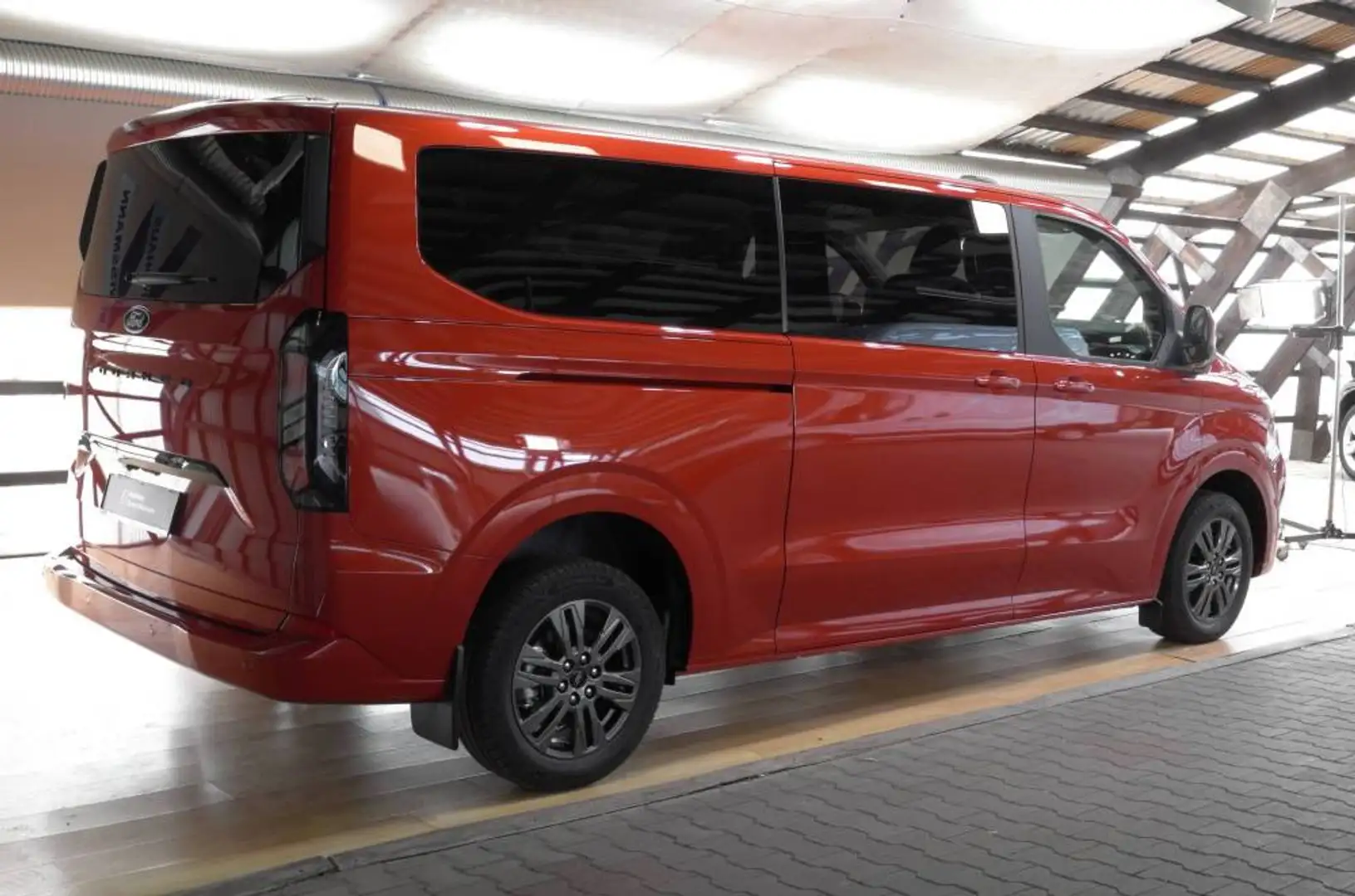 Ford Tourneo Custom Titanium 320 L2 sofort, Vorber. AHK Rosso - 2