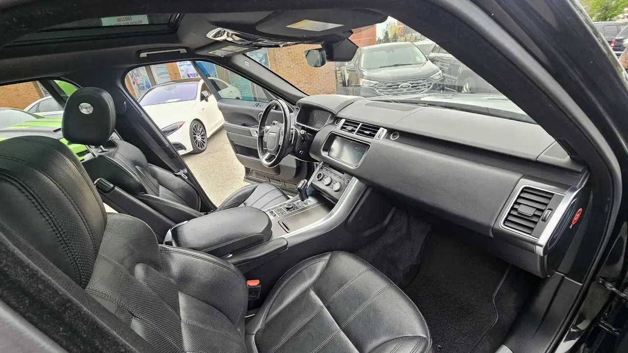 Land Rover Range Rover Sport photo Land Rover Range Rover Sport