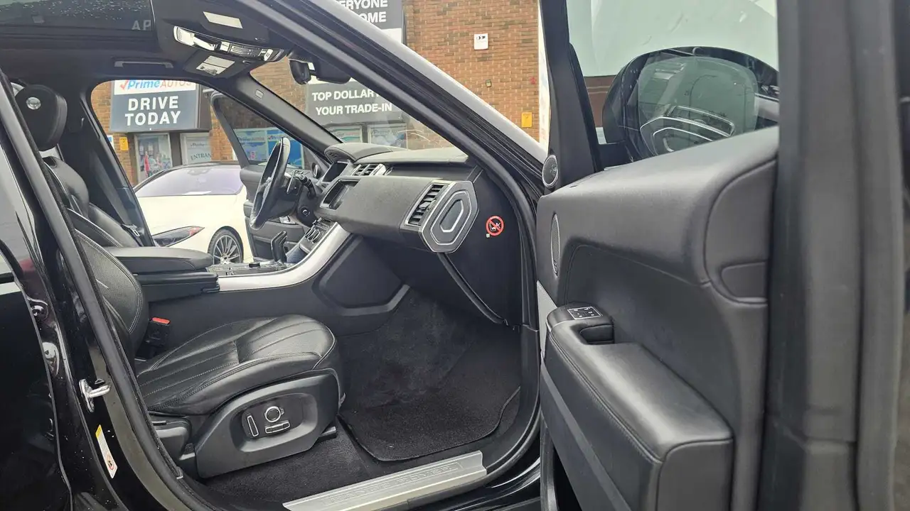 Land Rover Range Rover Sport photo Land Rover Range Rover Sport
