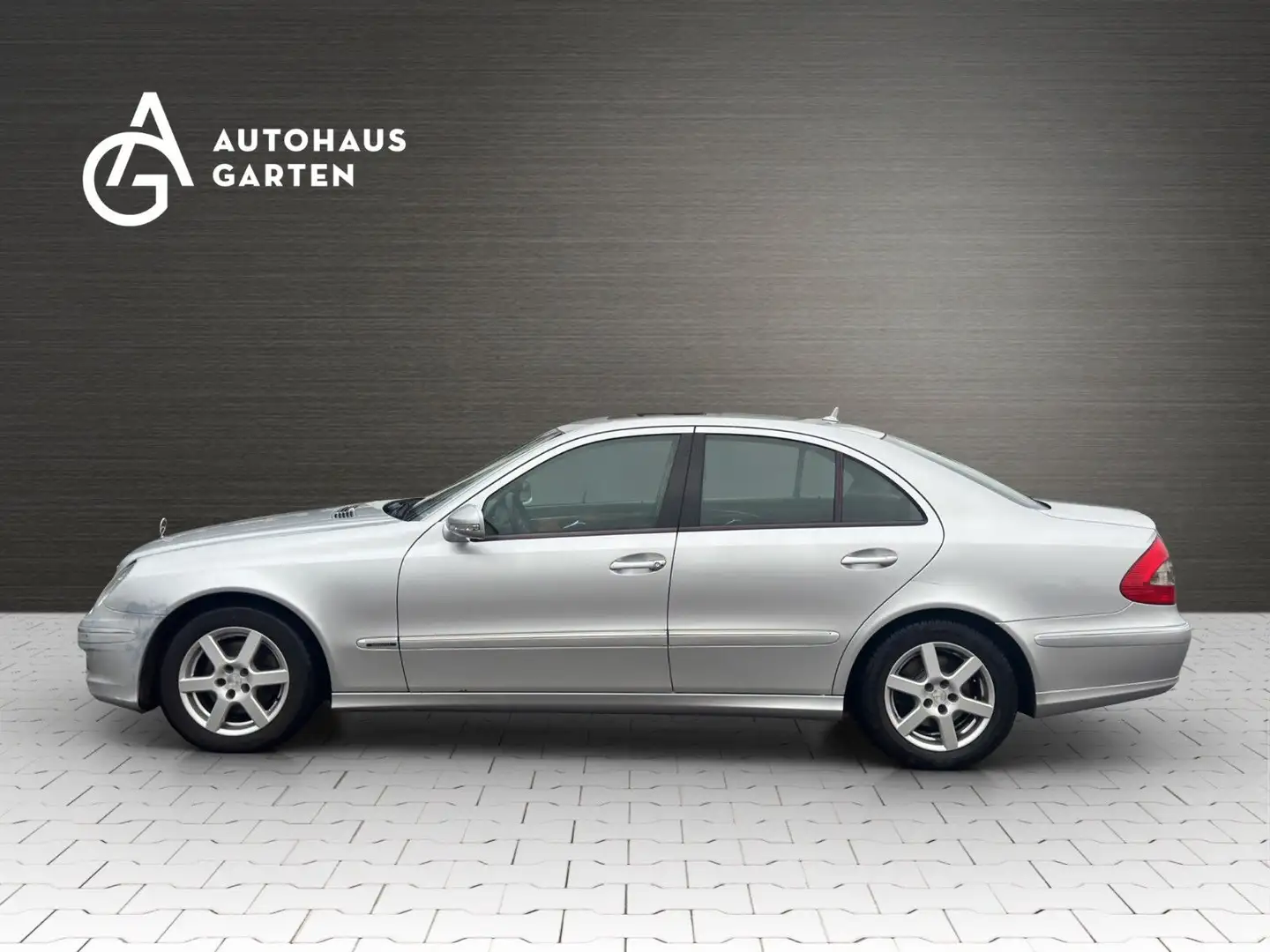 Mercedes-Benz E 220 CDI lim. Classic Automatik SHZ PDC Silber - 2