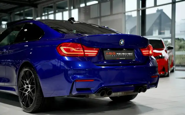 BMW M4 view 10