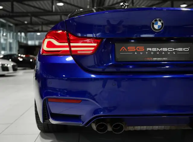 BMW M4 view 9