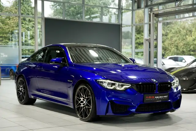 BMW M4 view 5