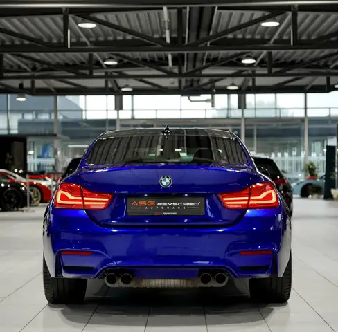 BMW M4 view 7