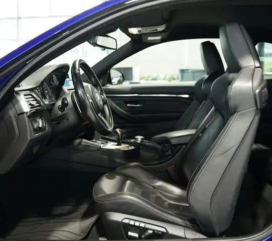 BMW M4 view 21