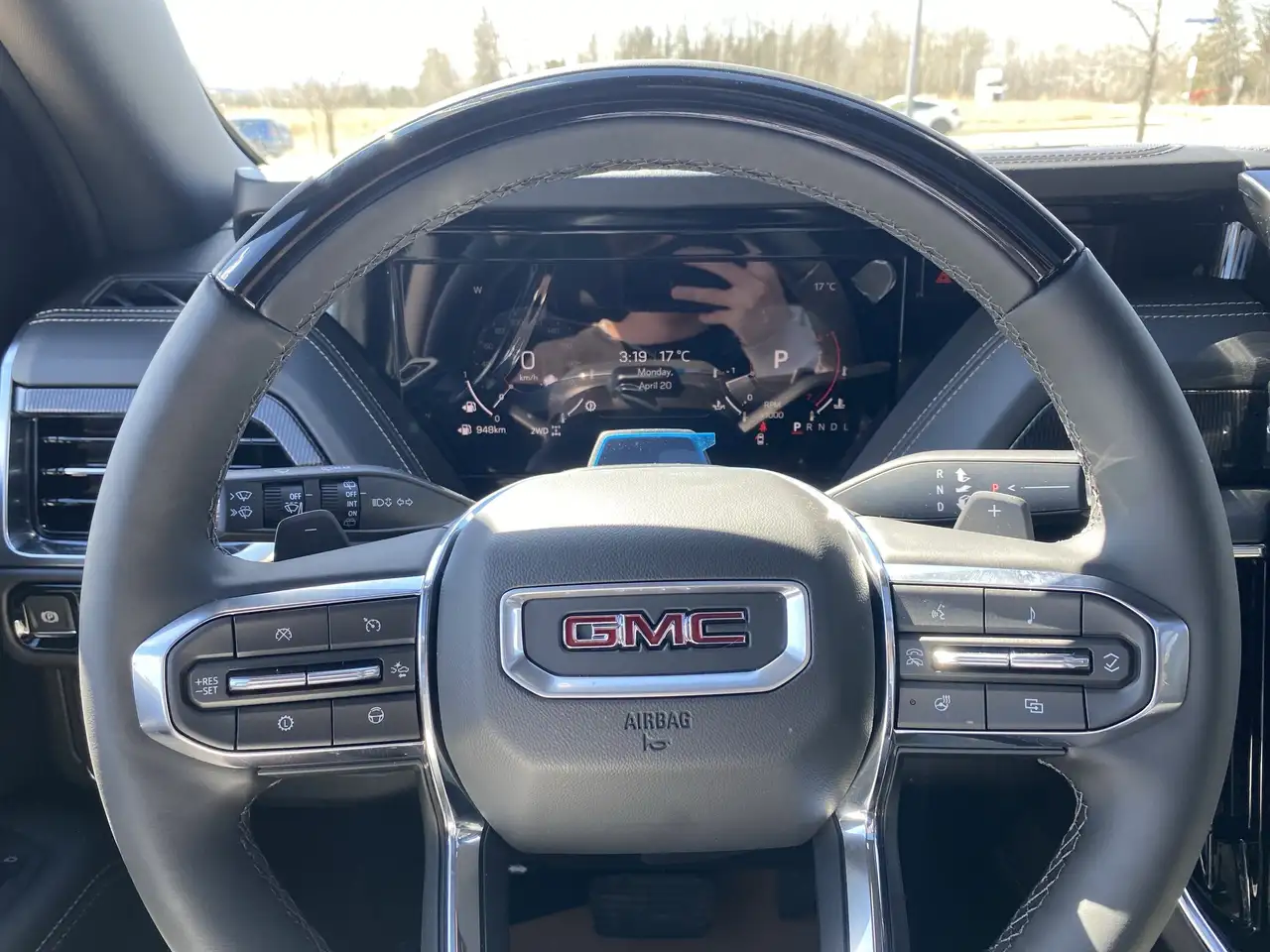 GMC Yukon снимка GMC Yukon